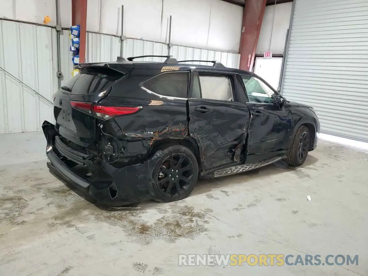 3 Photograph of a damaged car 5TDZZRAH0NS122061 TOYOTA HIGHLANDER 2022