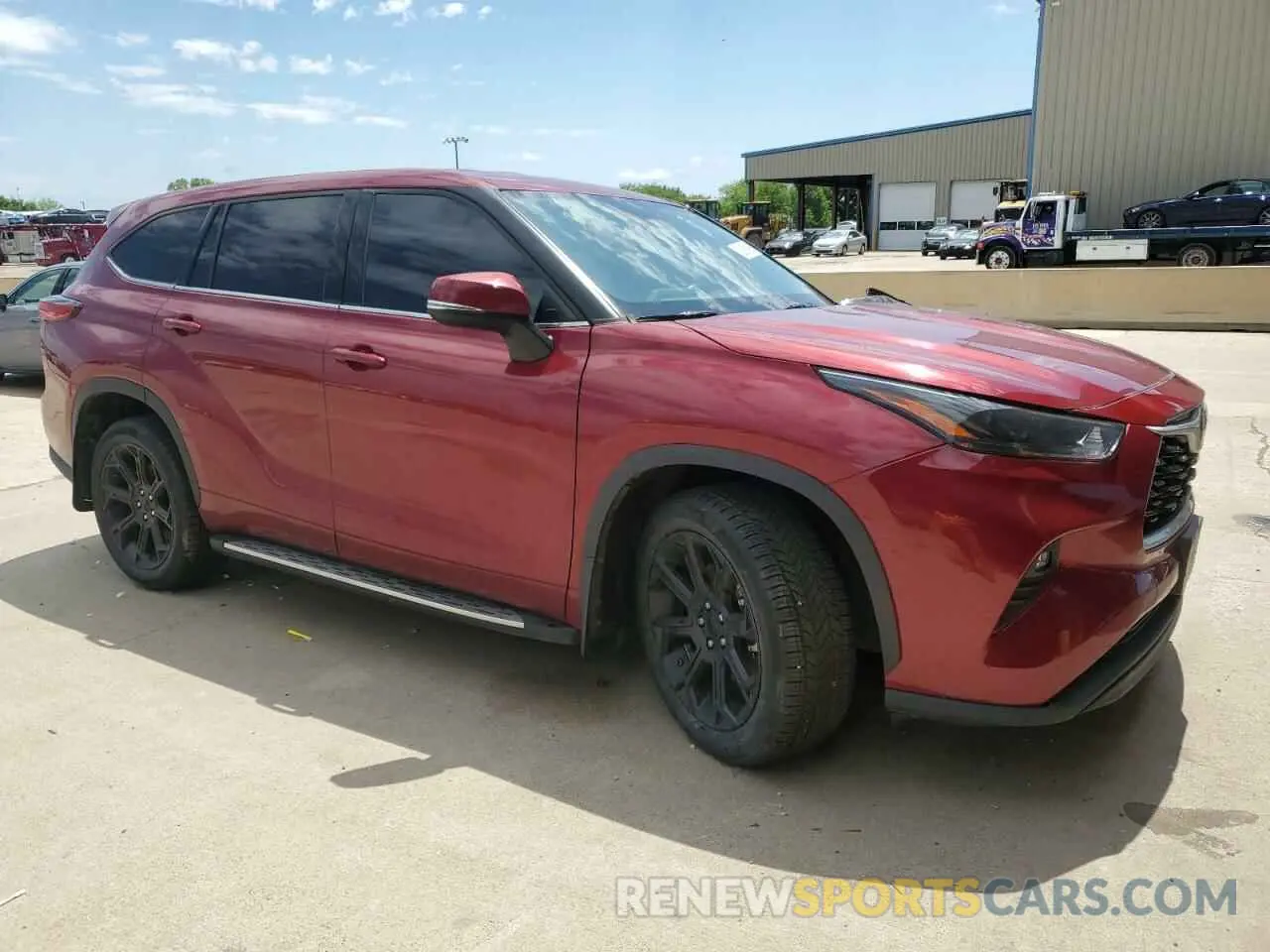 4 Photograph of a damaged car 5TDZZRAH0NS551913 TOYOTA HIGHLANDER 2022