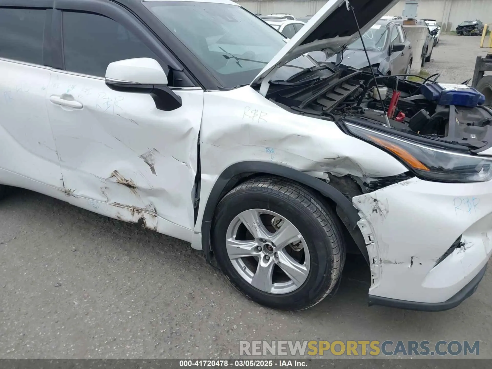 6 Photograph of a damaged car 5TDZZRAH0NS553211 TOYOTA HIGHLANDER 2022