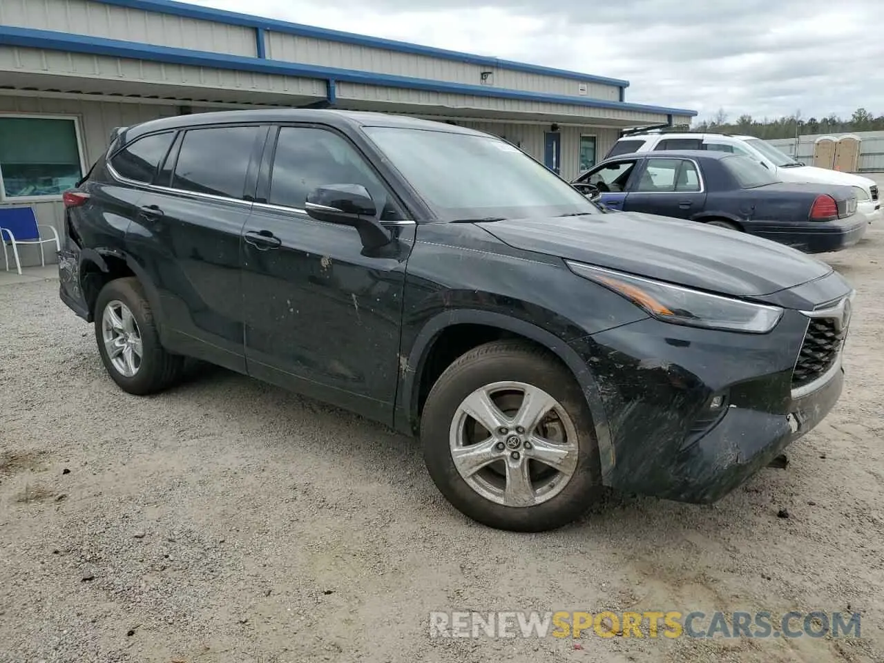 4 Photograph of a damaged car 5TDZZRAH1NS131478 TOYOTA HIGHLANDER 2022