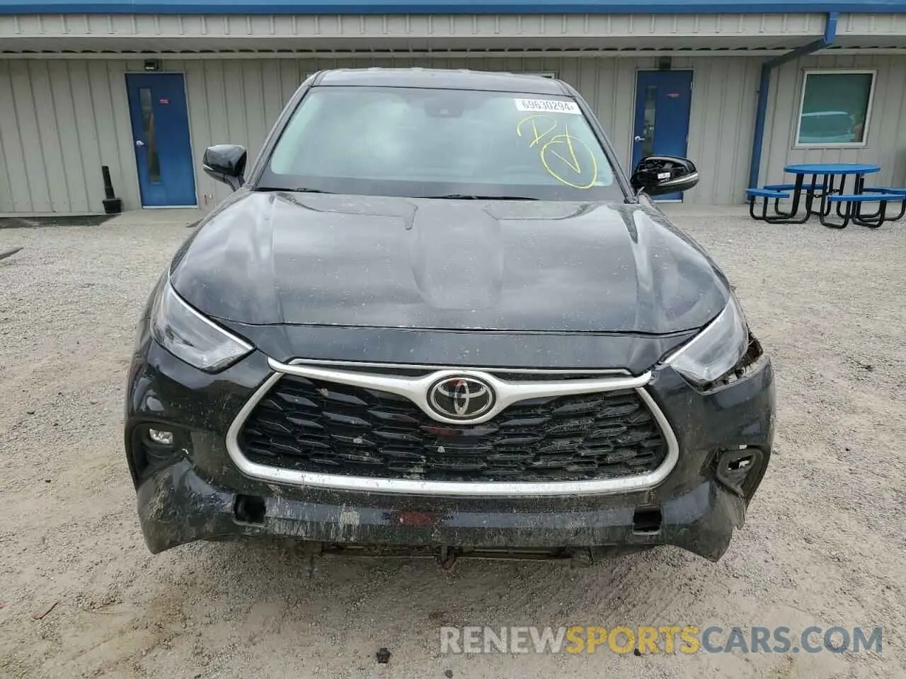 5 Photograph of a damaged car 5TDZZRAH1NS131478 TOYOTA HIGHLANDER 2022