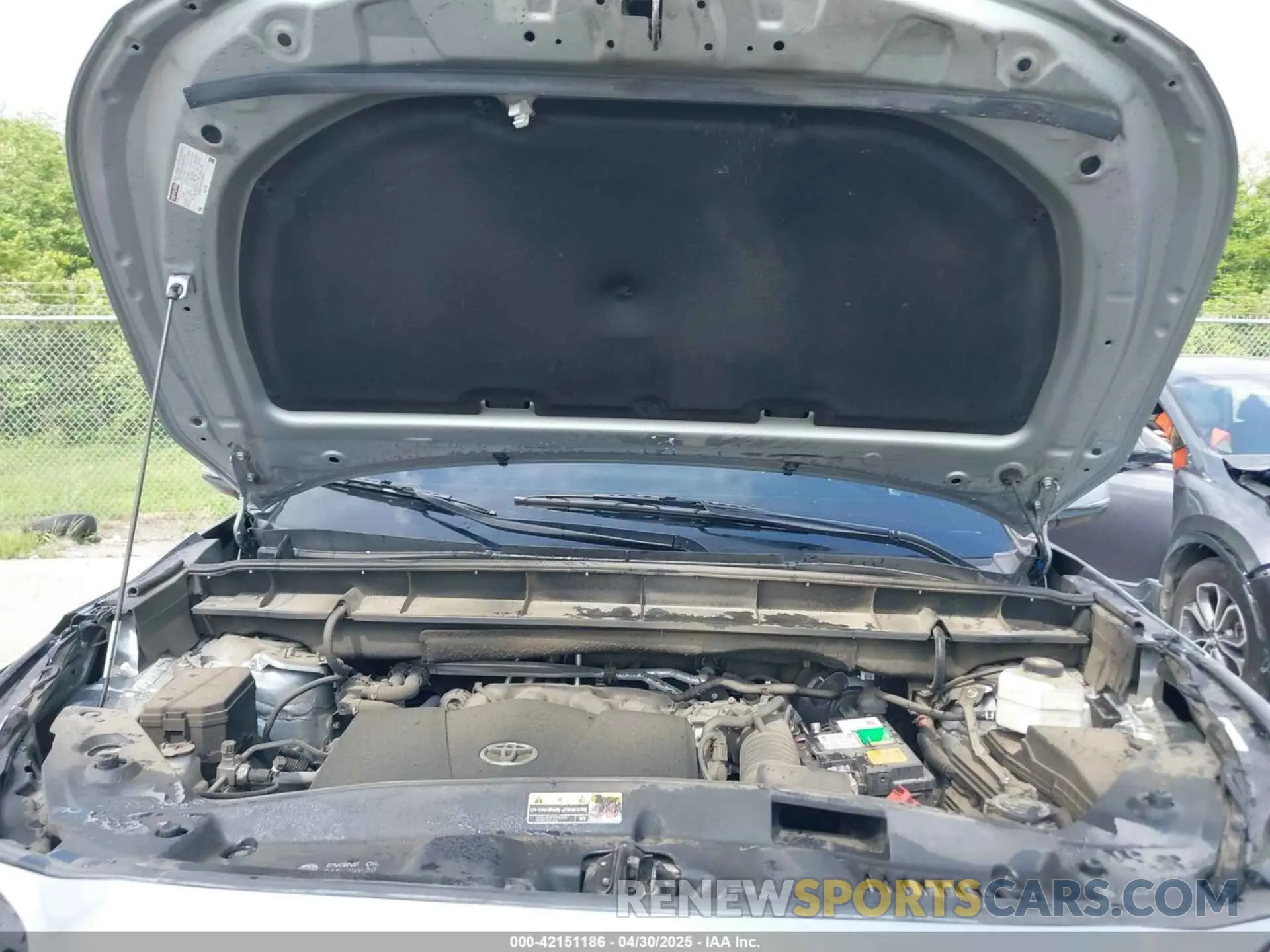 10 Photograph of a damaged car 5TDZZRAH1NS138852 TOYOTA HIGHLANDER 2022