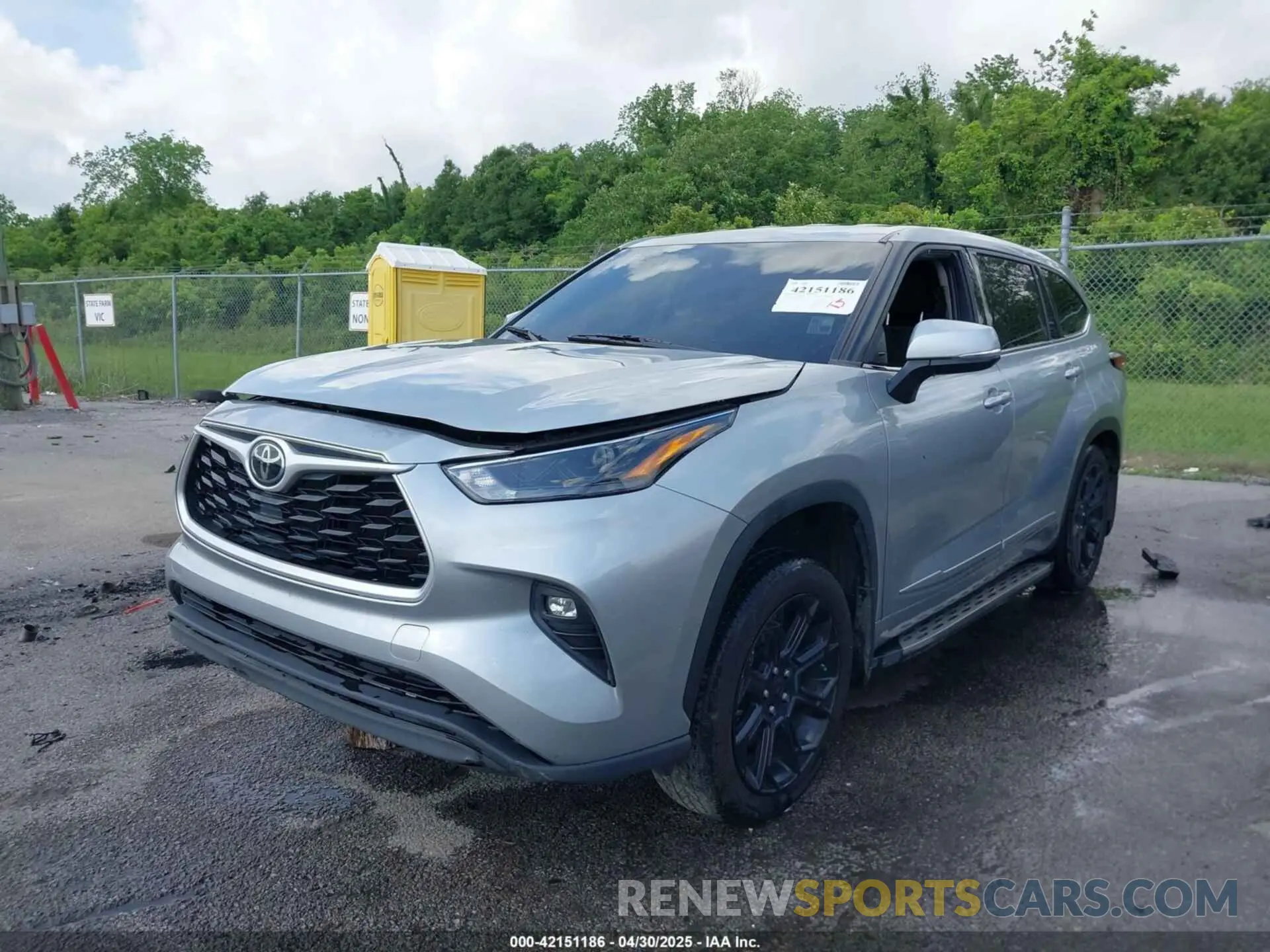 2 Photograph of a damaged car 5TDZZRAH1NS138852 TOYOTA HIGHLANDER 2022