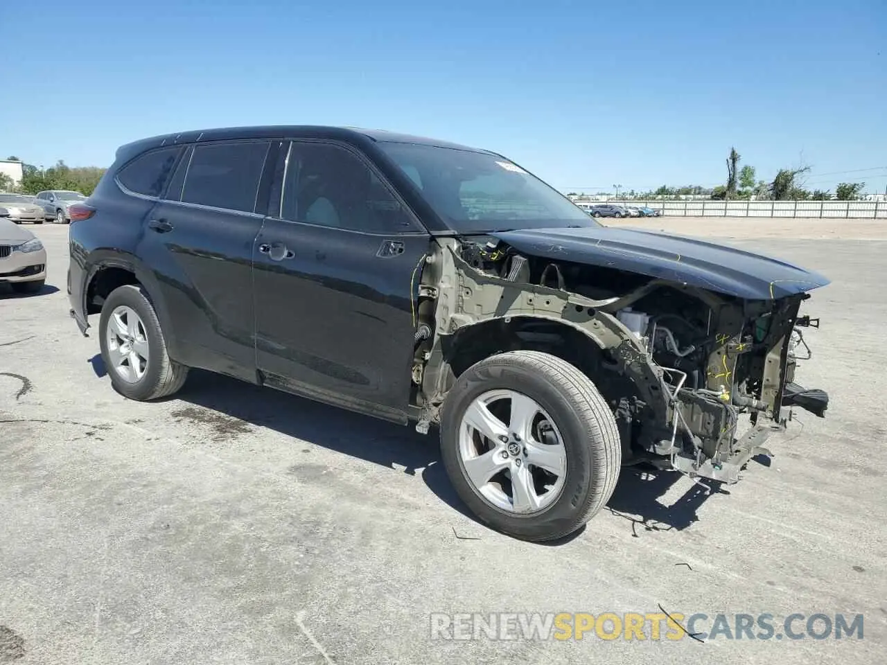 4 Photograph of a damaged car 5TDZZRAH2NS097230 TOYOTA HIGHLANDER 2022