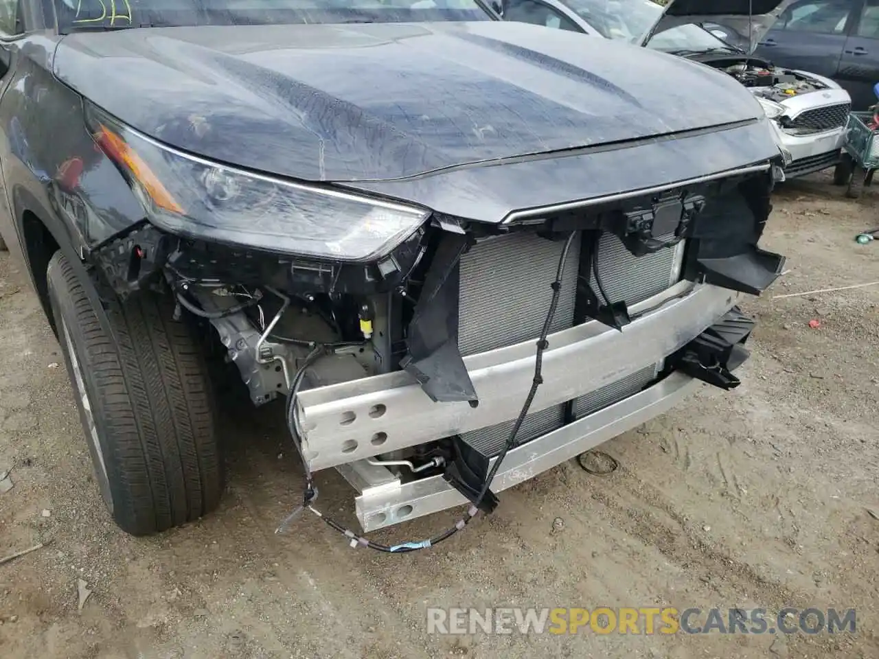 9 Photograph of a damaged car 5TDZZRAH2NS103432 TOYOTA HIGHLANDER 2022