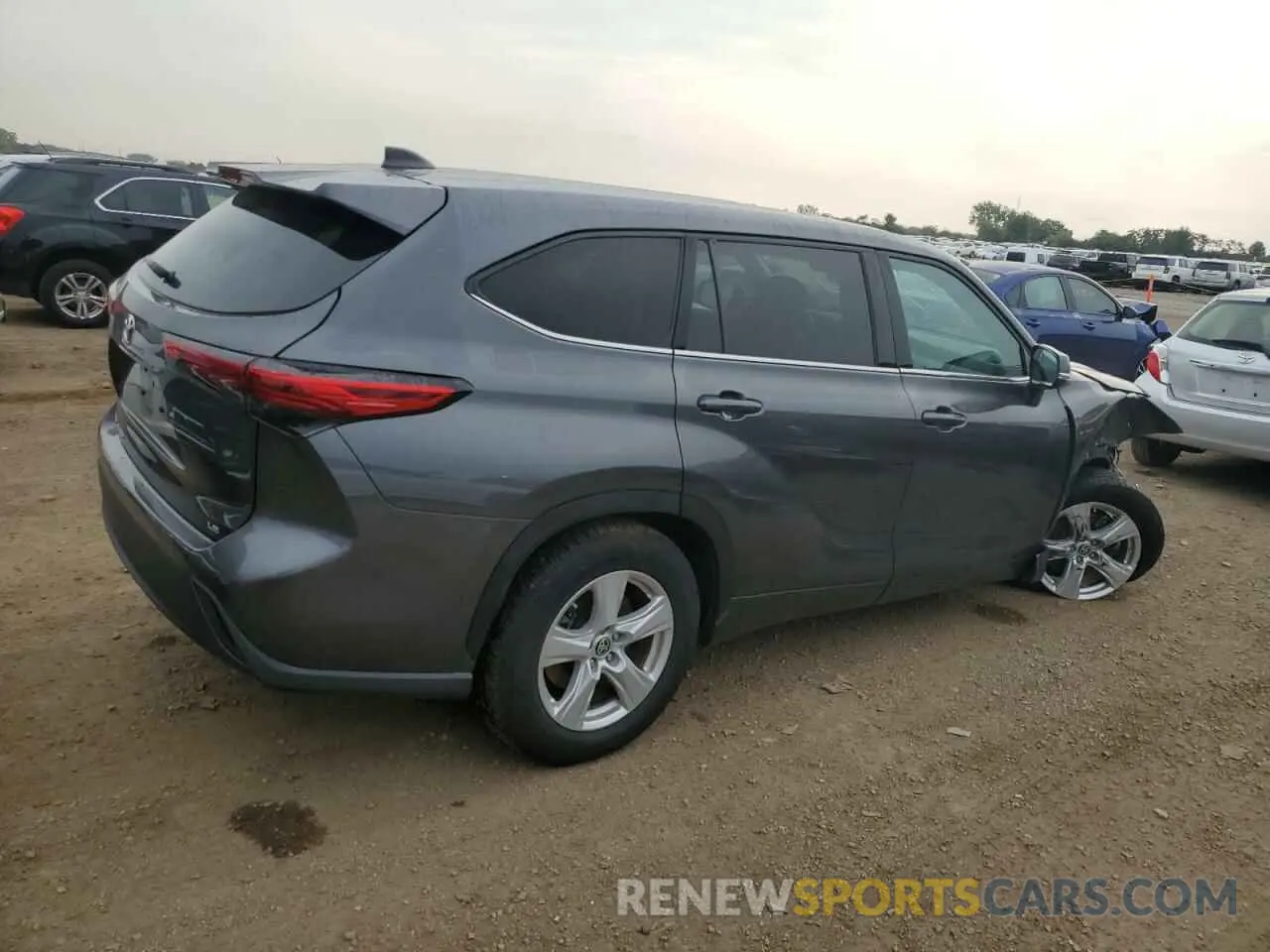 3 Photograph of a damaged car 5TDZZRAH2NS104175 TOYOTA HIGHLANDER 2022