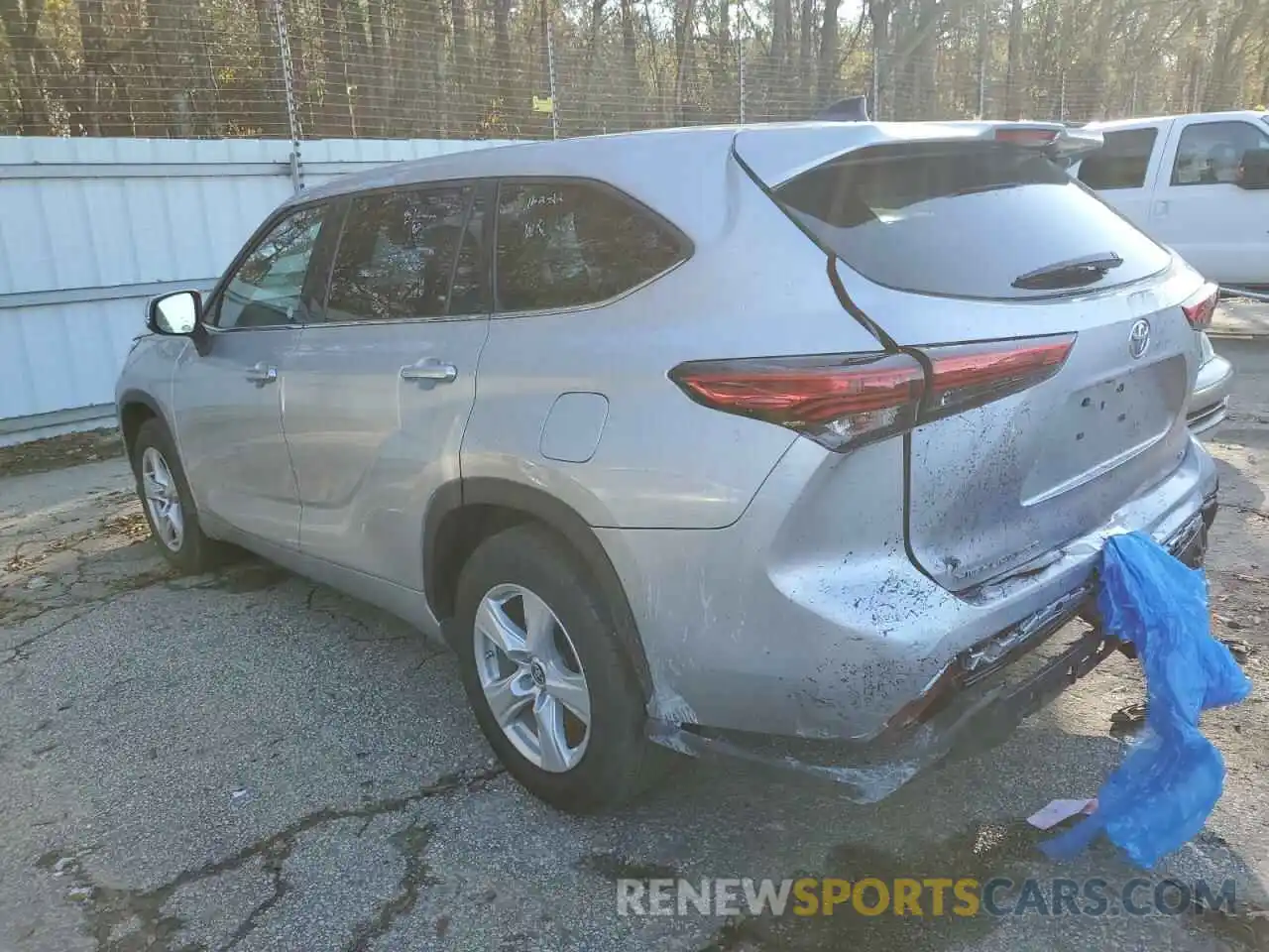 2 Photograph of a damaged car 5TDZZRAH3NS543126 TOYOTA HIGHLANDER 2022