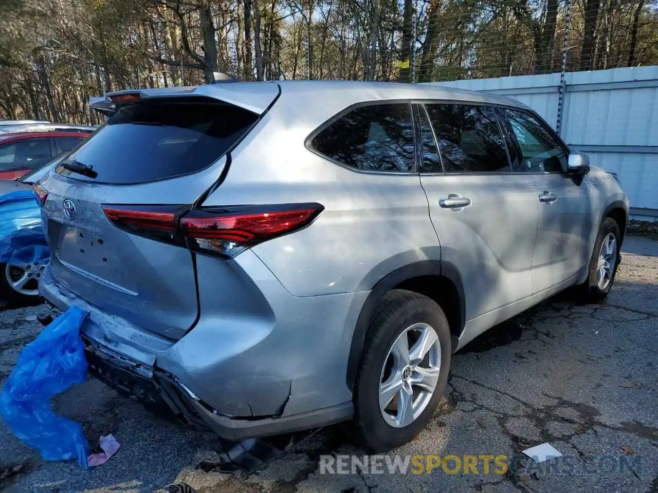 3 Photograph of a damaged car 5TDZZRAH3NS543126 TOYOTA HIGHLANDER 2022