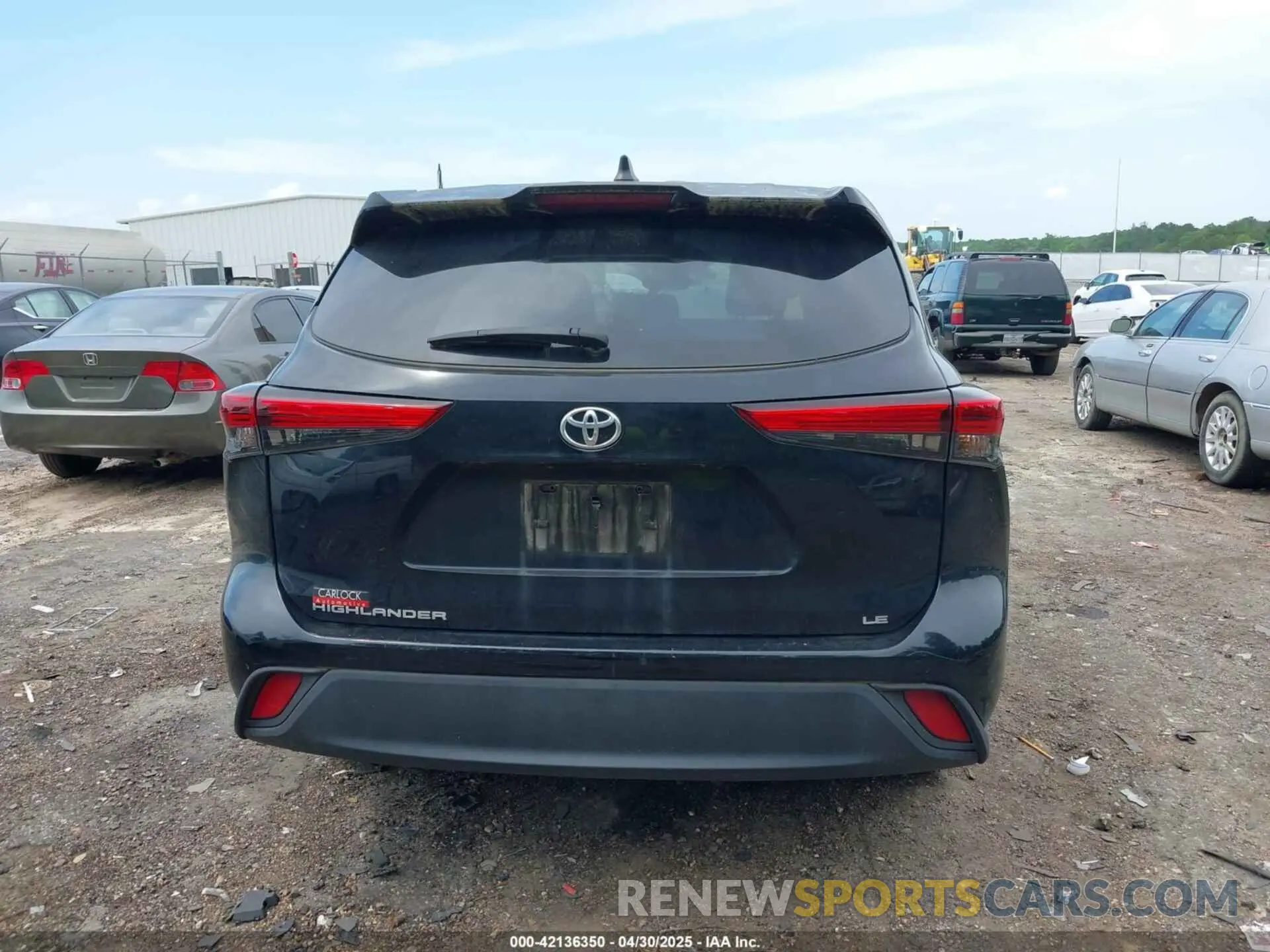 17 Photograph of a damaged car 5TDZZRAH3NS558032 TOYOTA HIGHLANDER 2022