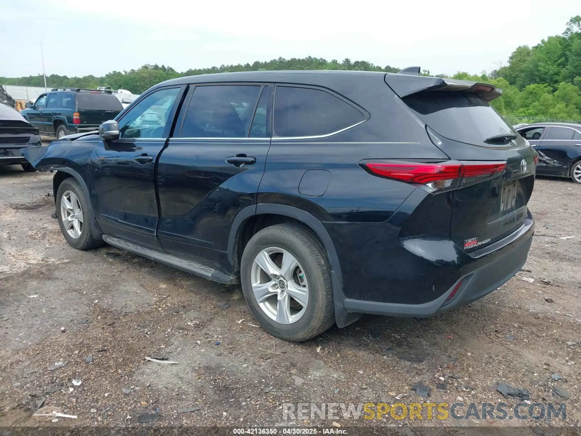 3 Photograph of a damaged car 5TDZZRAH3NS558032 TOYOTA HIGHLANDER 2022