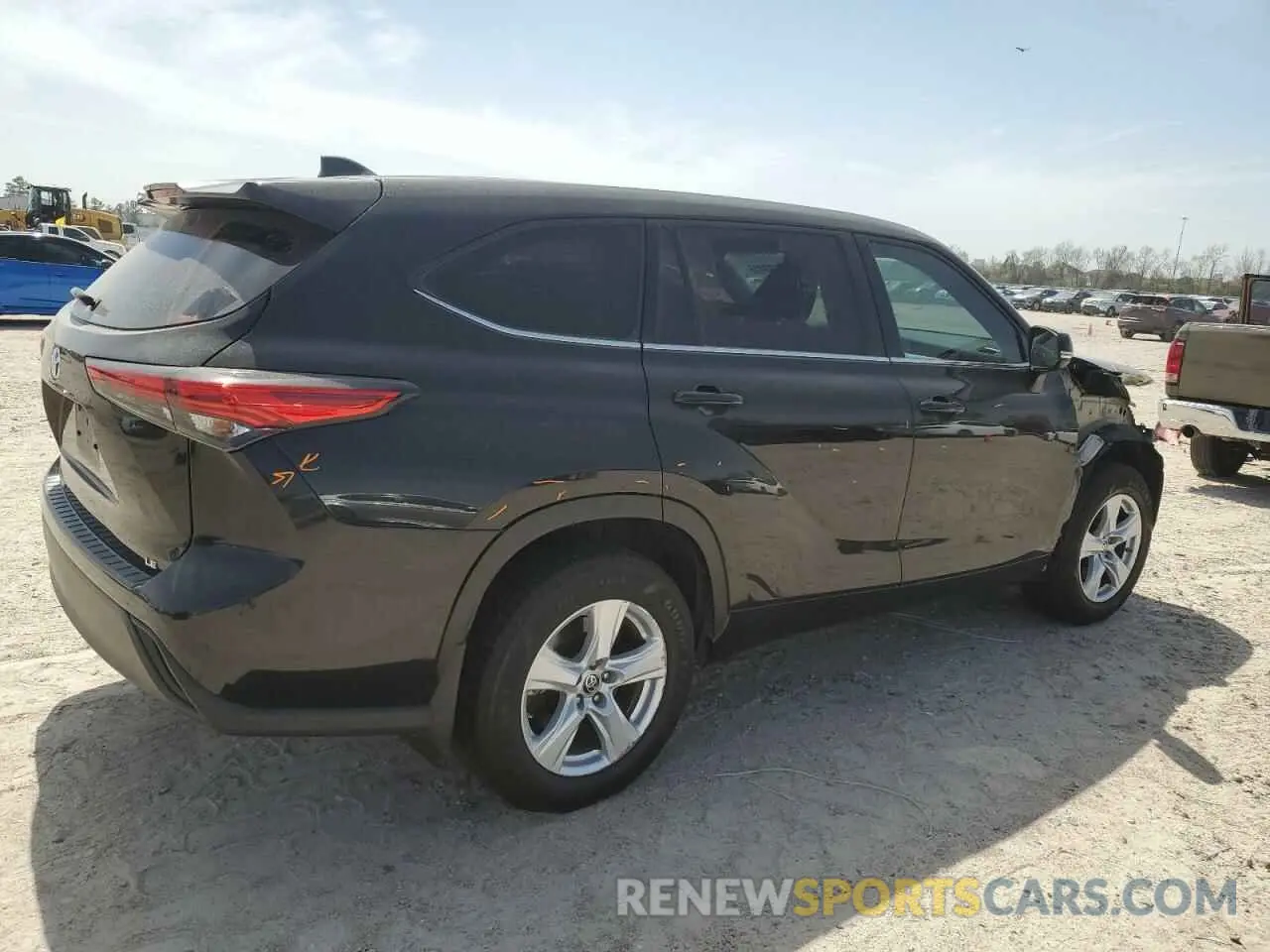 3 Photograph of a damaged car 5TDZZRAH4NS092272 TOYOTA HIGHLANDER 2022