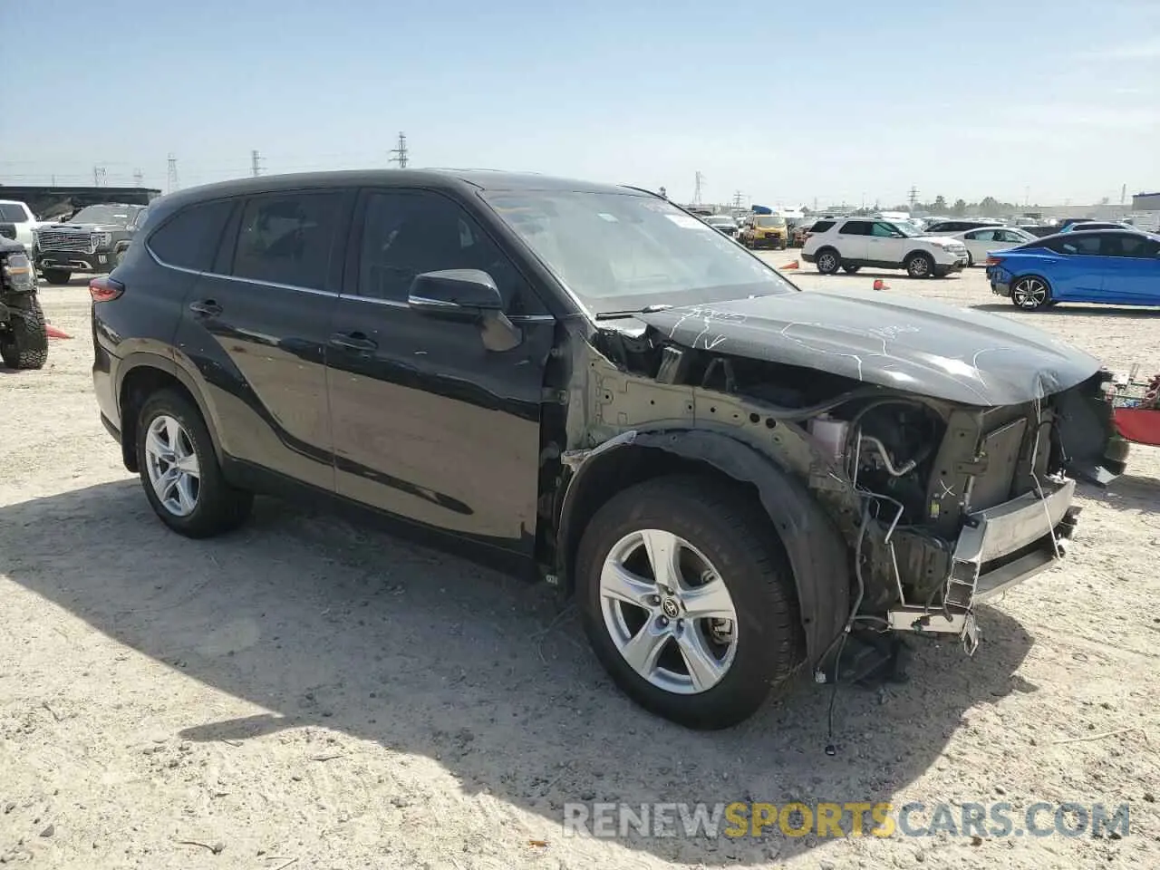 4 Photograph of a damaged car 5TDZZRAH4NS092272 TOYOTA HIGHLANDER 2022