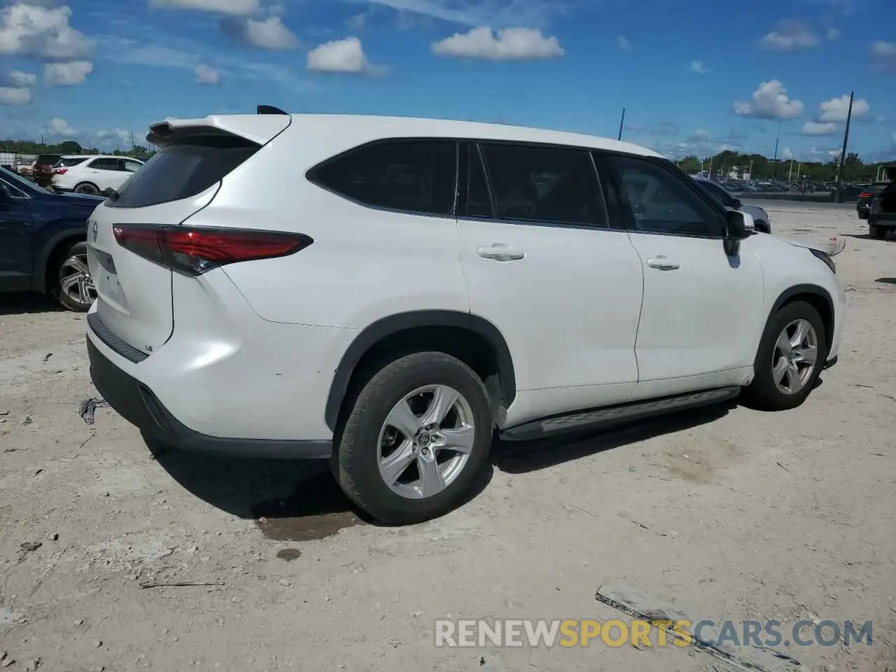 3 Photograph of a damaged car 5TDZZRAH4NS104324 TOYOTA HIGHLANDER 2022