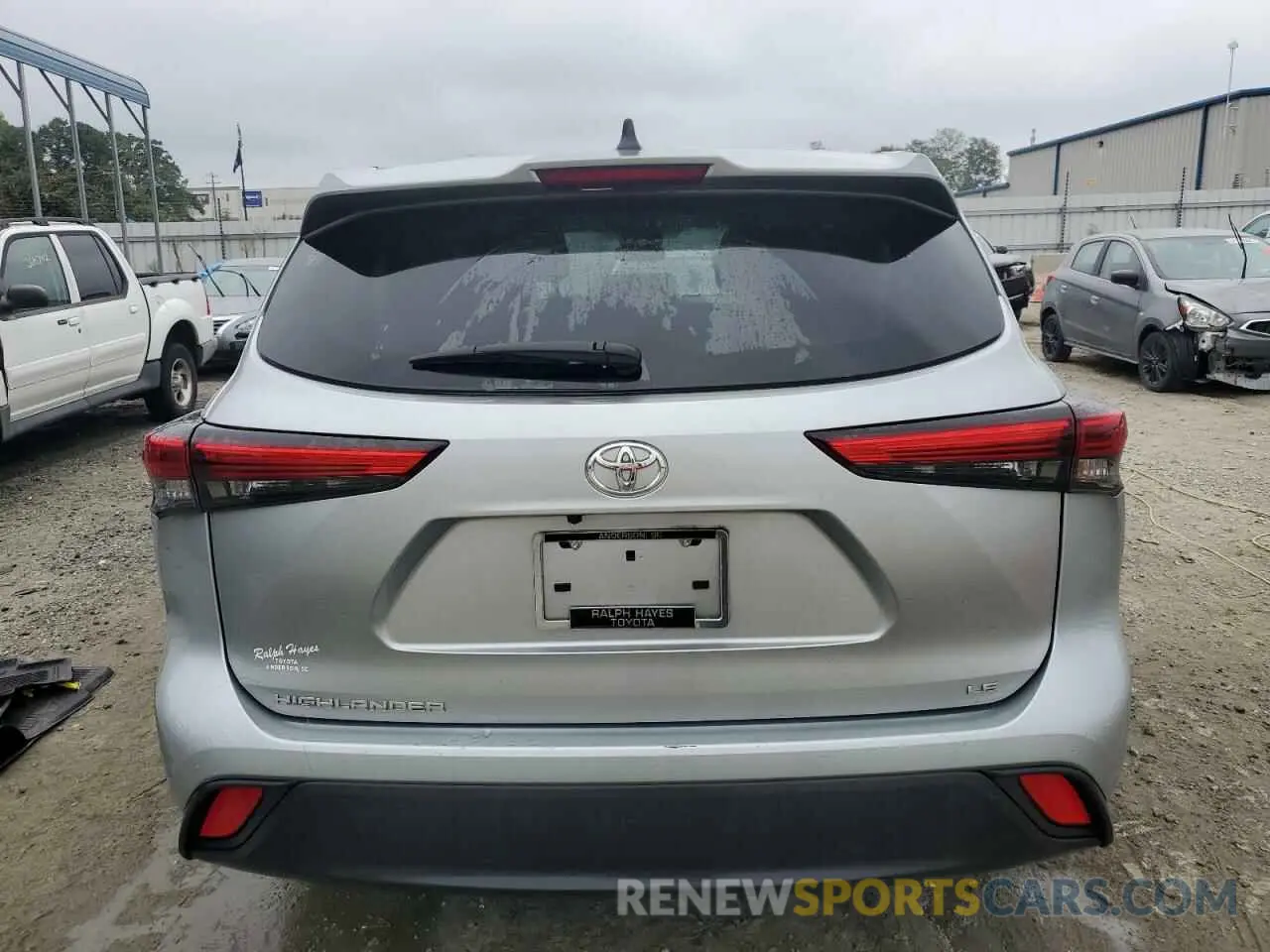 6 Photograph of a damaged car 5TDZZRAH4NS116375 TOYOTA HIGHLANDER 2022