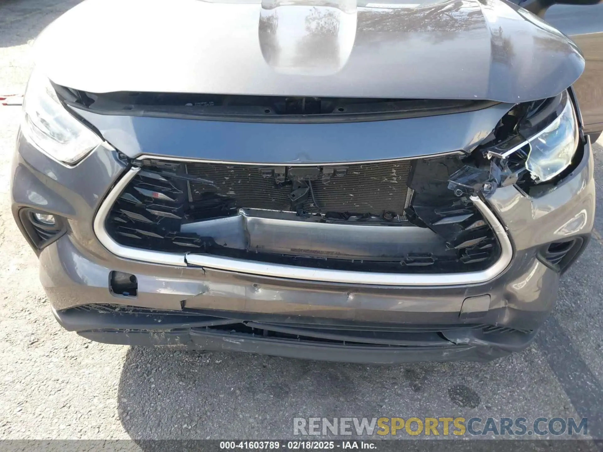 6 Photograph of a damaged car 5TDZZRAH5NS122458 TOYOTA HIGHLANDER 2022