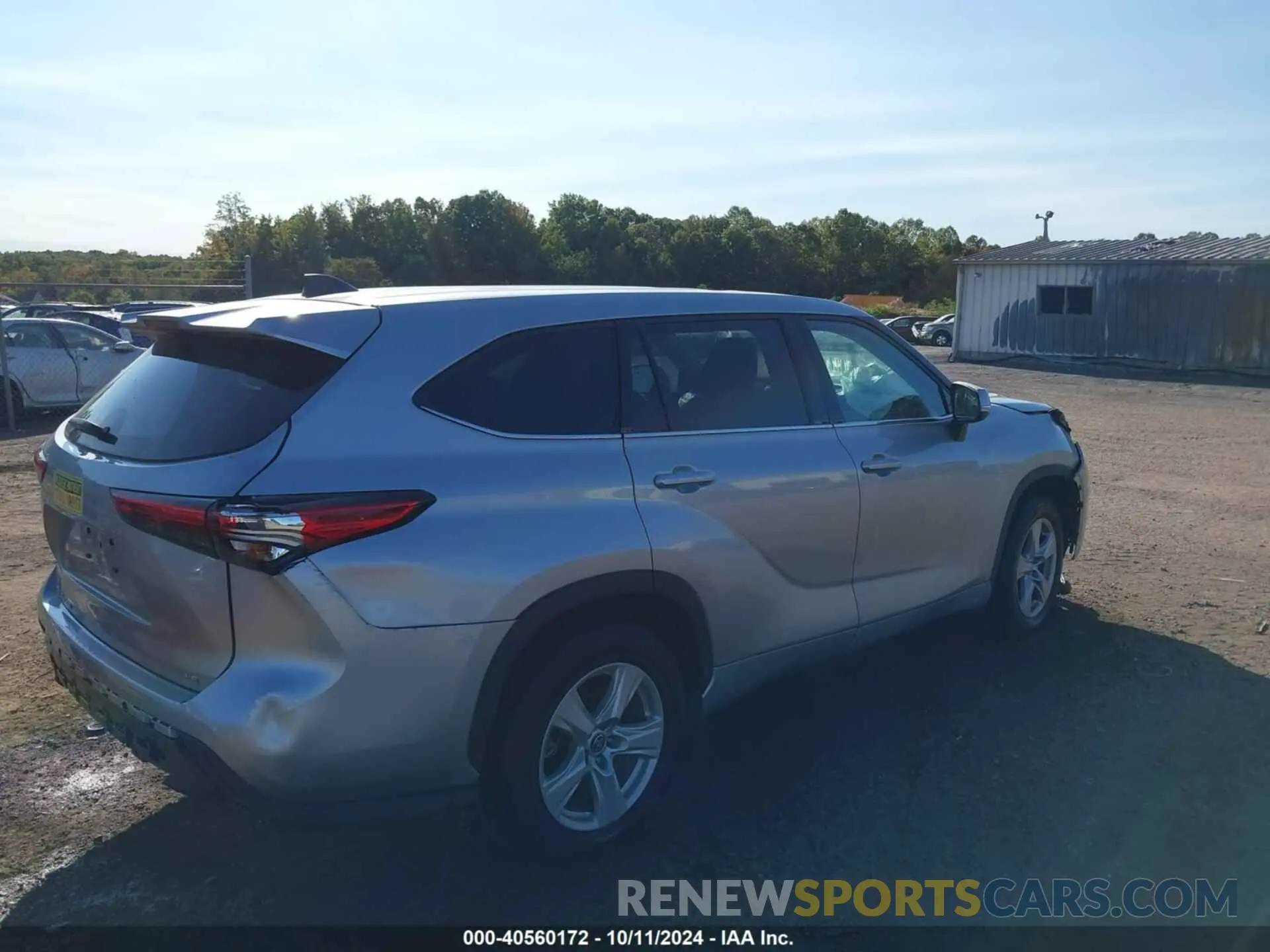 4 Photograph of a damaged car 5TDZZRAH7NS112031 TOYOTA HIGHLANDER 2022