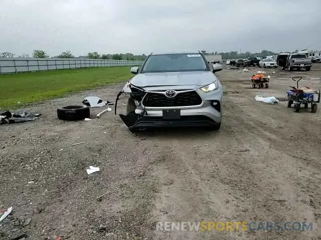 10 Photograph of a damaged car 5TDZZRAH7NS140962 TOYOTA HIGHLANDER 2022