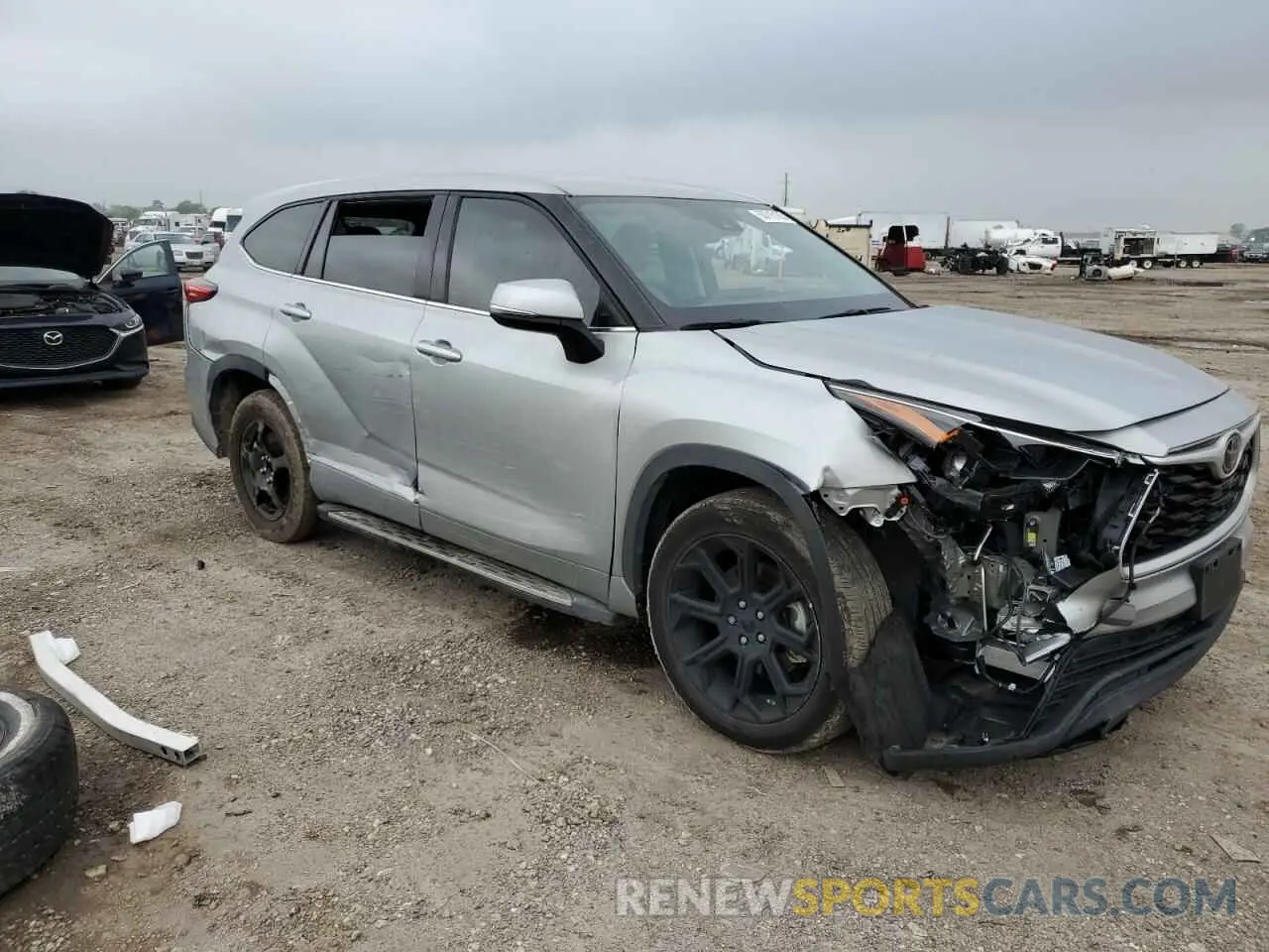 4 Photograph of a damaged car 5TDZZRAH7NS140962 TOYOTA HIGHLANDER 2022