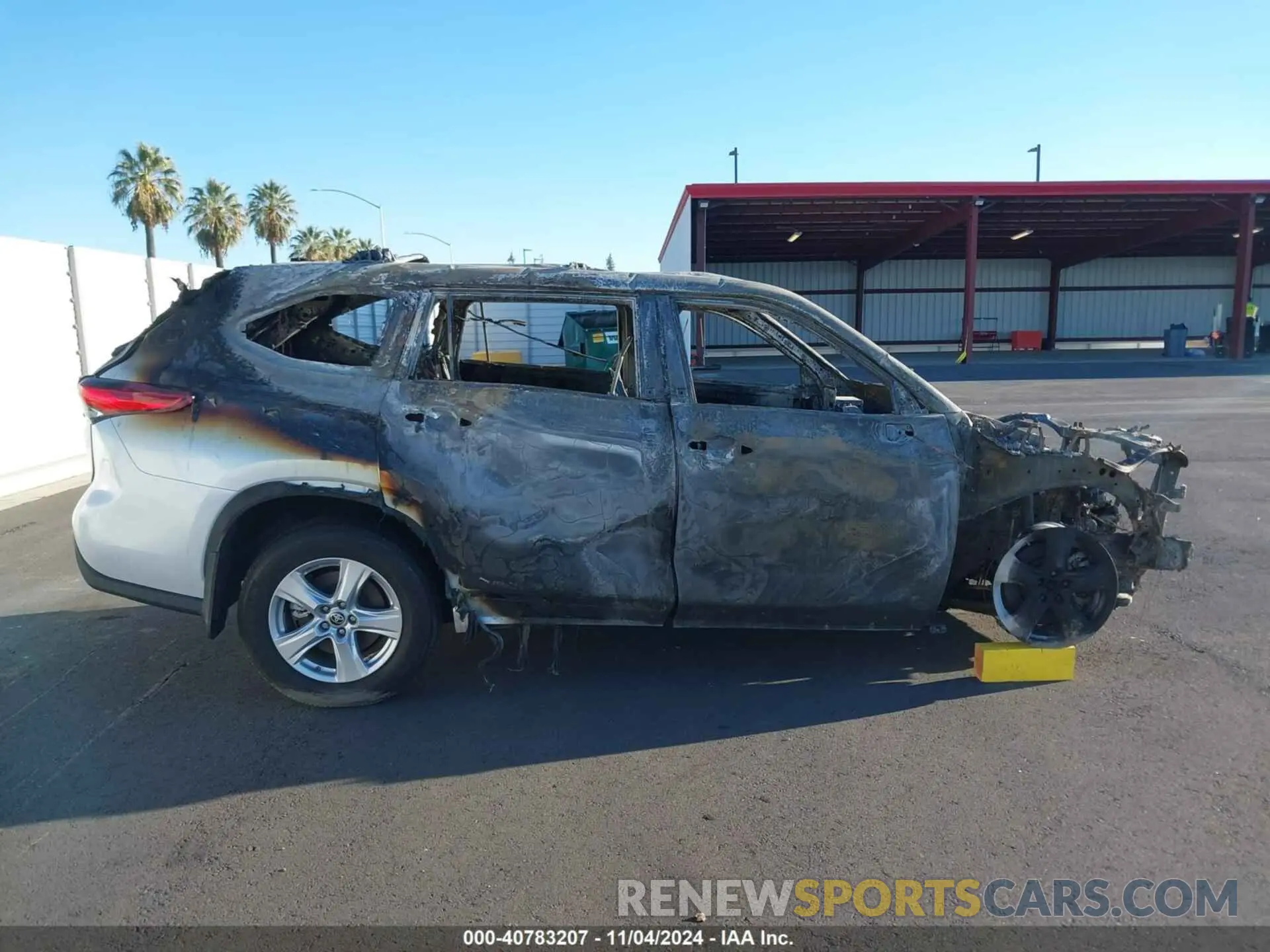12 Photograph of a damaged car 5TDZZRAH8NS541615 TOYOTA HIGHLANDER 2022