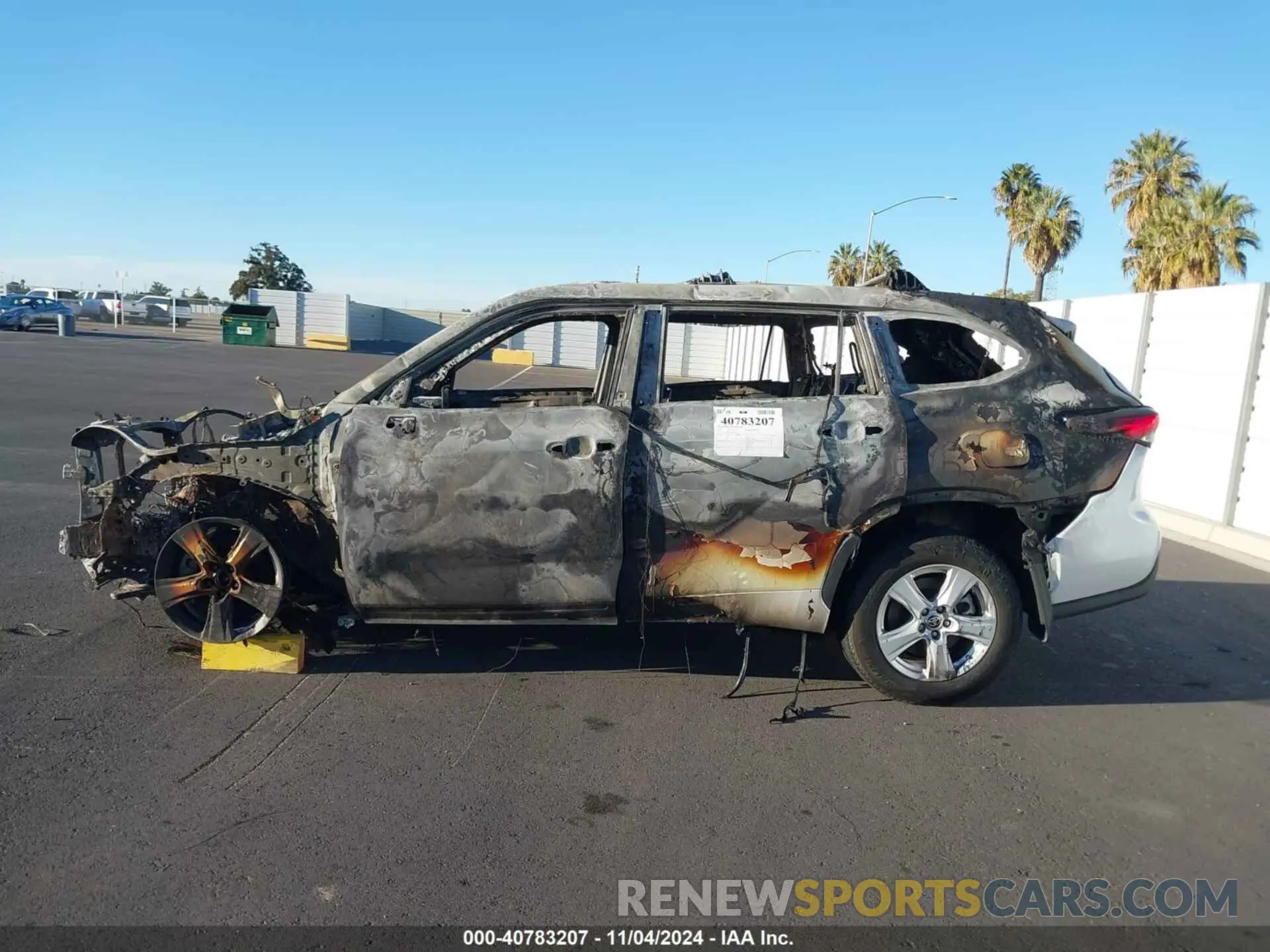 13 Photograph of a damaged car 5TDZZRAH8NS541615 TOYOTA HIGHLANDER 2022
