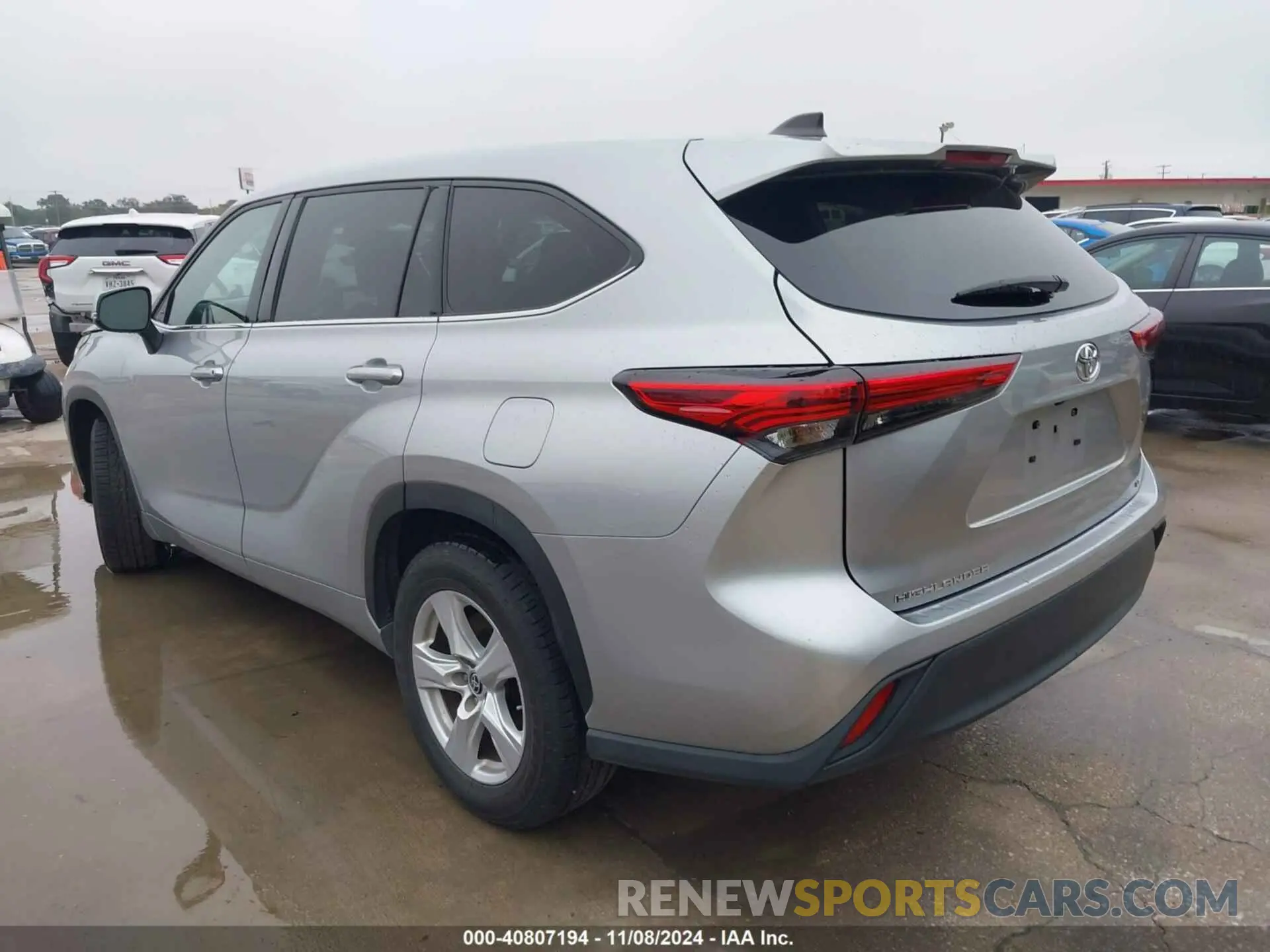 3 Photograph of a damaged car 5TDZZRAH9NS134676 TOYOTA HIGHLANDER 2022