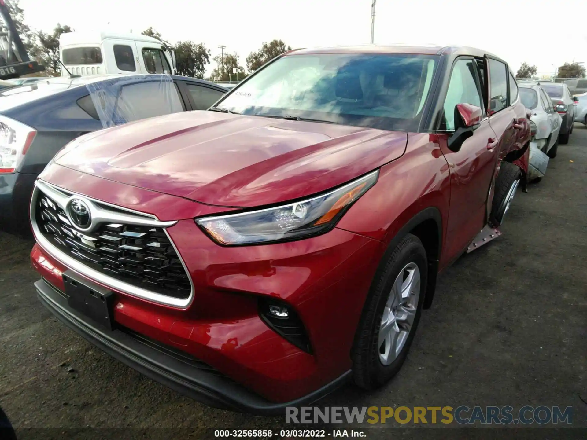 2 Photograph of a damaged car 5TDZZRAH9NS542420 TOYOTA HIGHLANDER 2022