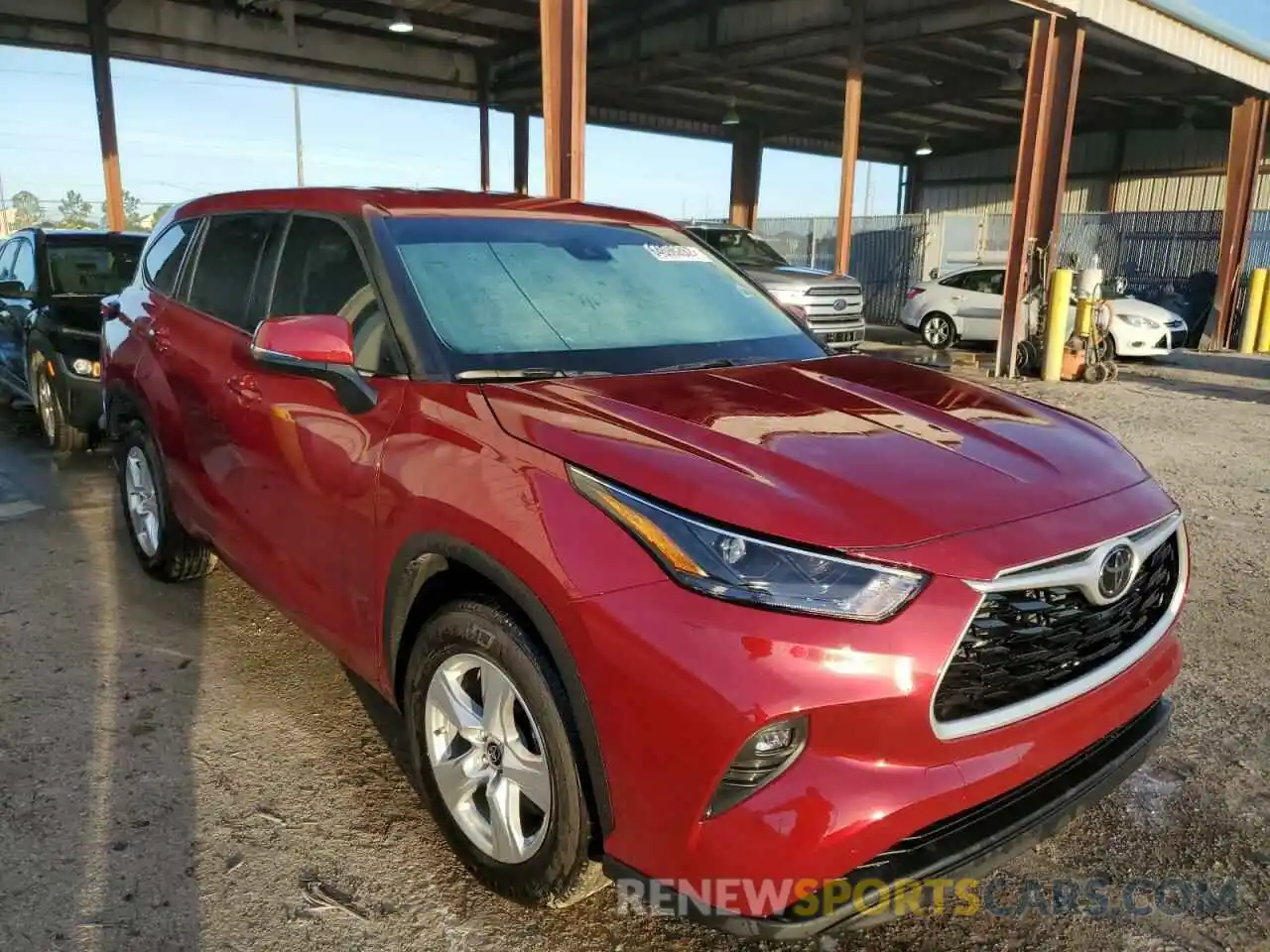 1 Photograph of a damaged car 5TDZZRAH9NS554874 TOYOTA HIGHLANDER 2022