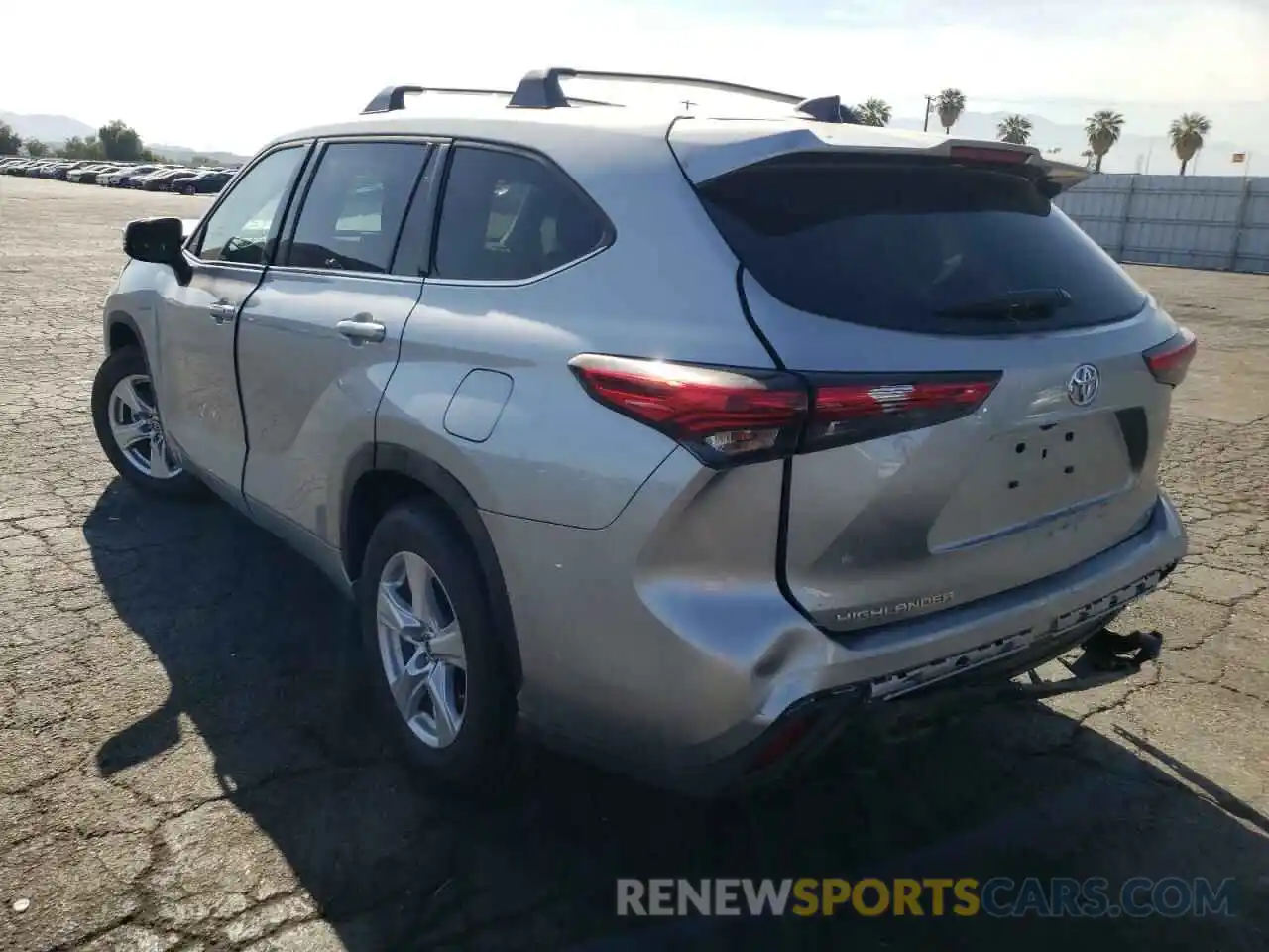 3 Photograph of a damaged car 5TDZZRAHXNS106904 TOYOTA HIGHLANDER 2022