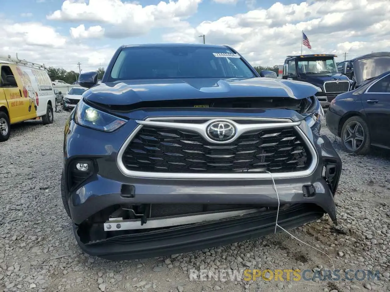 5 Photograph of a damaged car 5TDZZRAHXNS554186 TOYOTA HIGHLANDER 2022