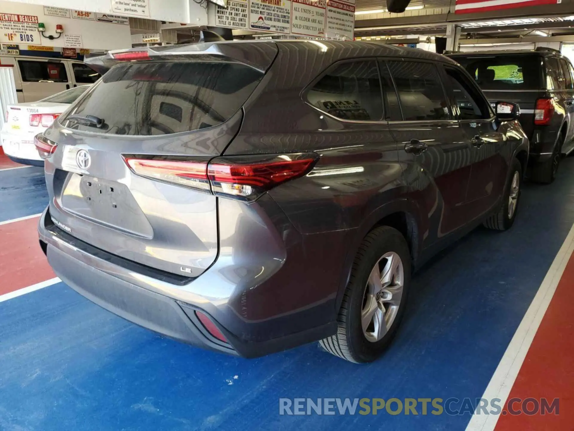 9 Photograph of a damaged car 5TDZZRAHXNS559355 TOYOTA HIGHLANDER 2022