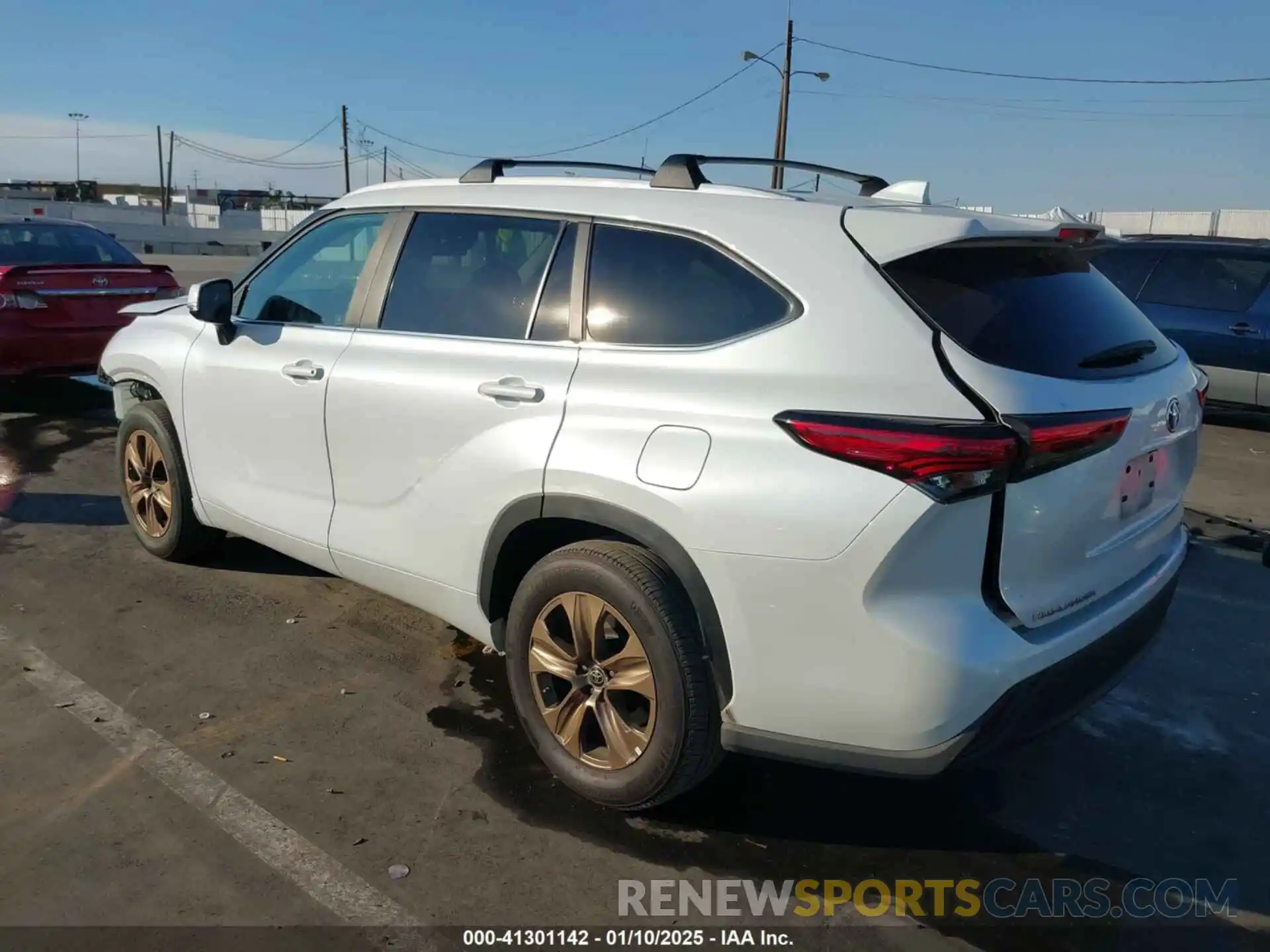 3 Photograph of a damaged car 5TDAARAH6PS525470 TOYOTA HIGHLANDER 2023