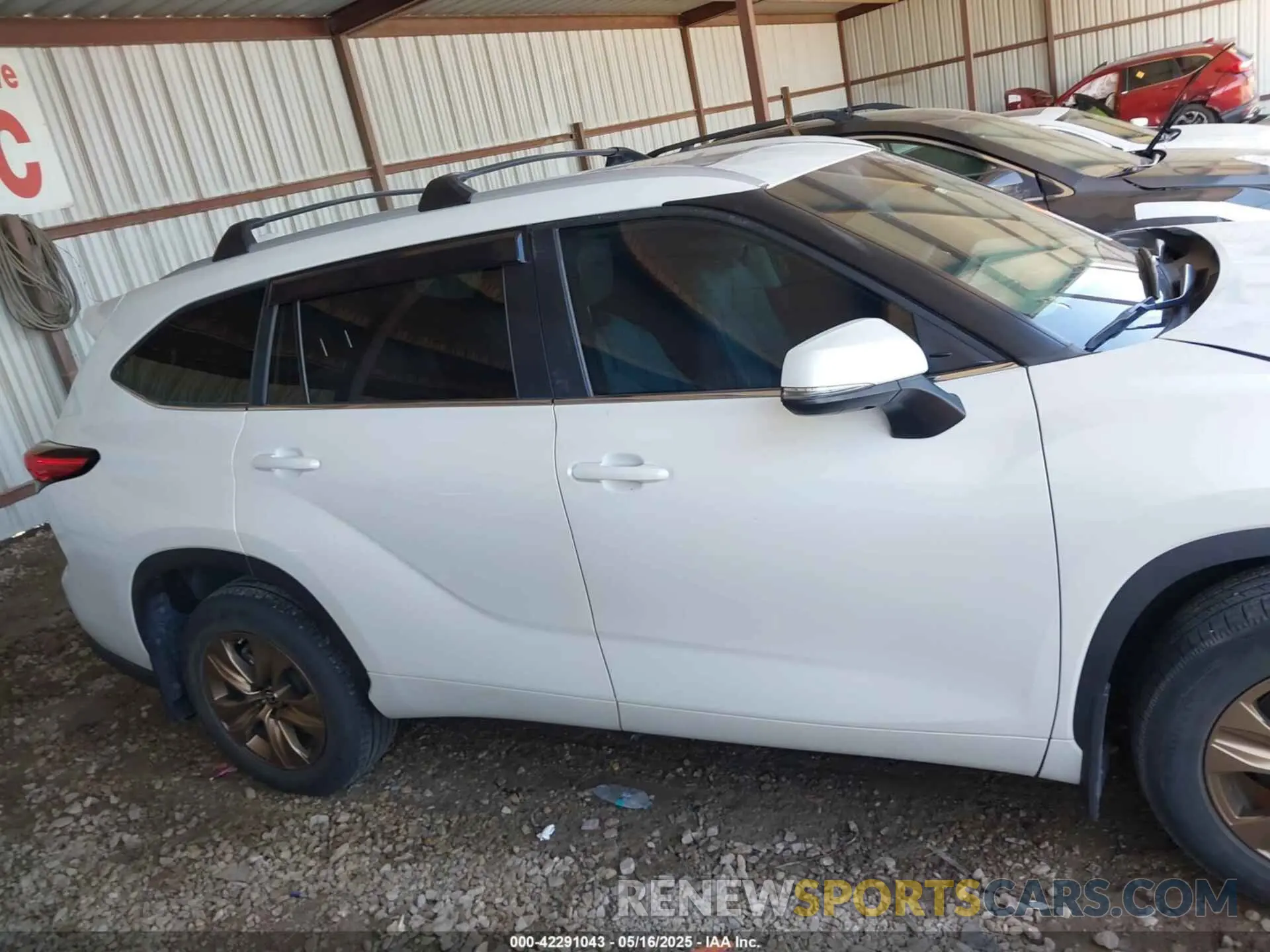 13 Photograph of a damaged car 5TDAARAH7PS017203 TOYOTA HIGHLANDER 2023