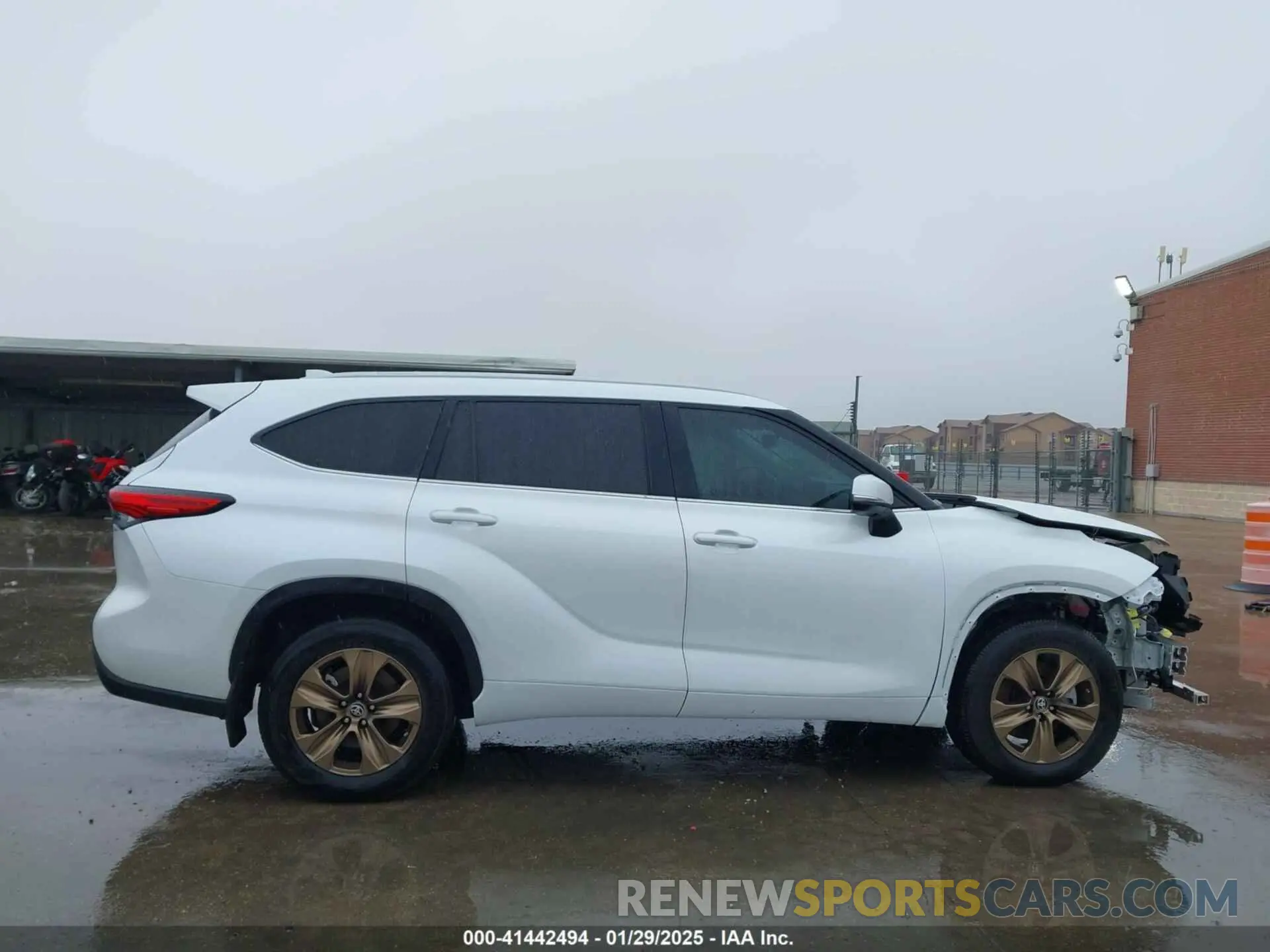 14 Photograph of a damaged car 5TDAARAH7PS519564 TOYOTA HIGHLANDER 2023