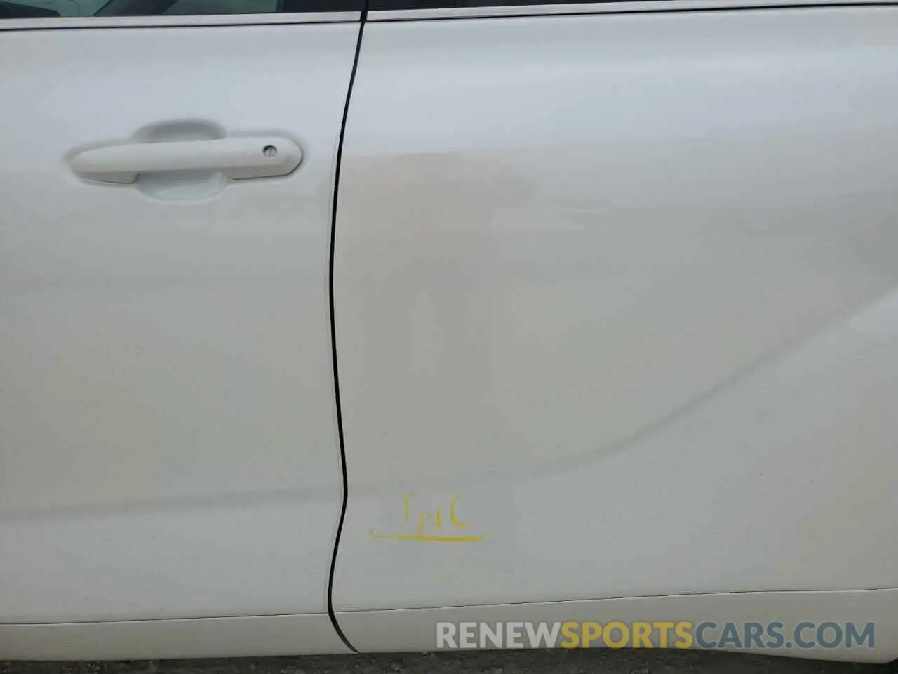 13 Photograph of a damaged car 5TDABRCH4PS563483 TOYOTA HIGHLANDER 2023