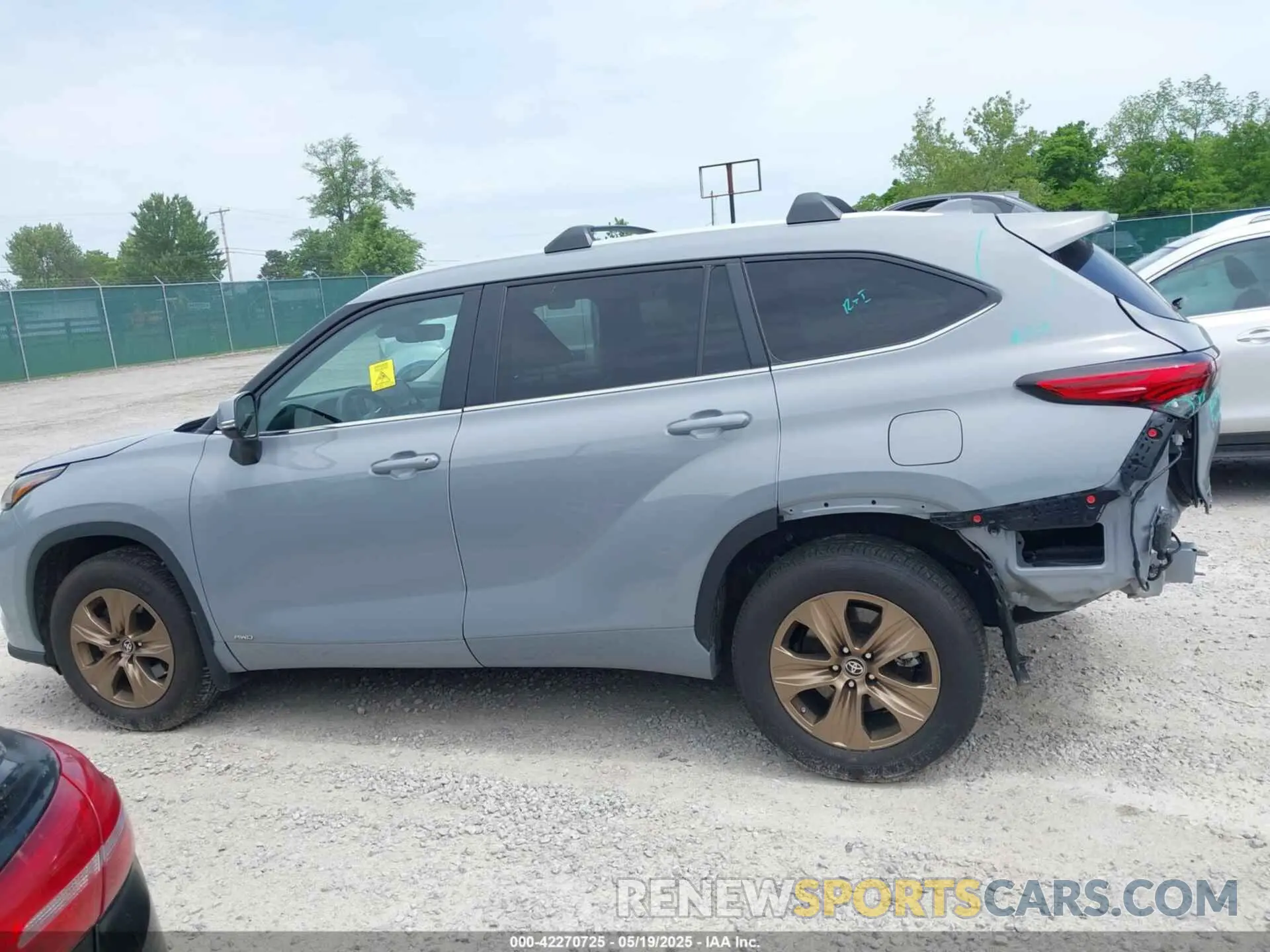 14 Photograph of a damaged car 5TDABRCH4PS563855 TOYOTA HIGHLANDER 2023