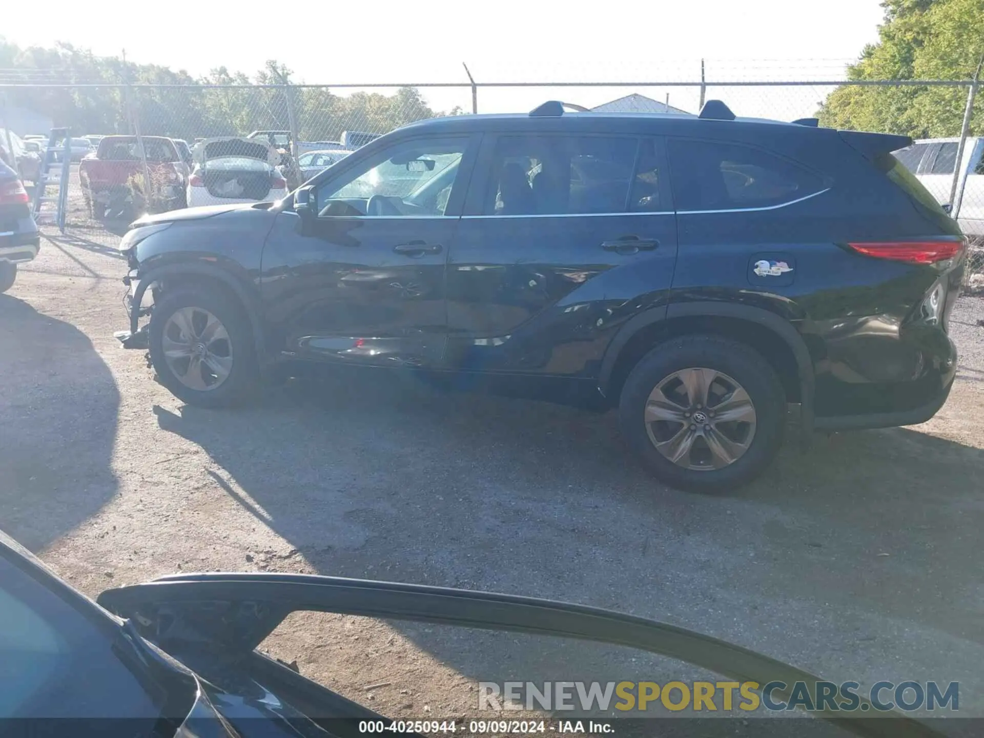 14 Photograph of a damaged car 5TDABRCH8PS570940 TOYOTA HIGHLANDER 2023