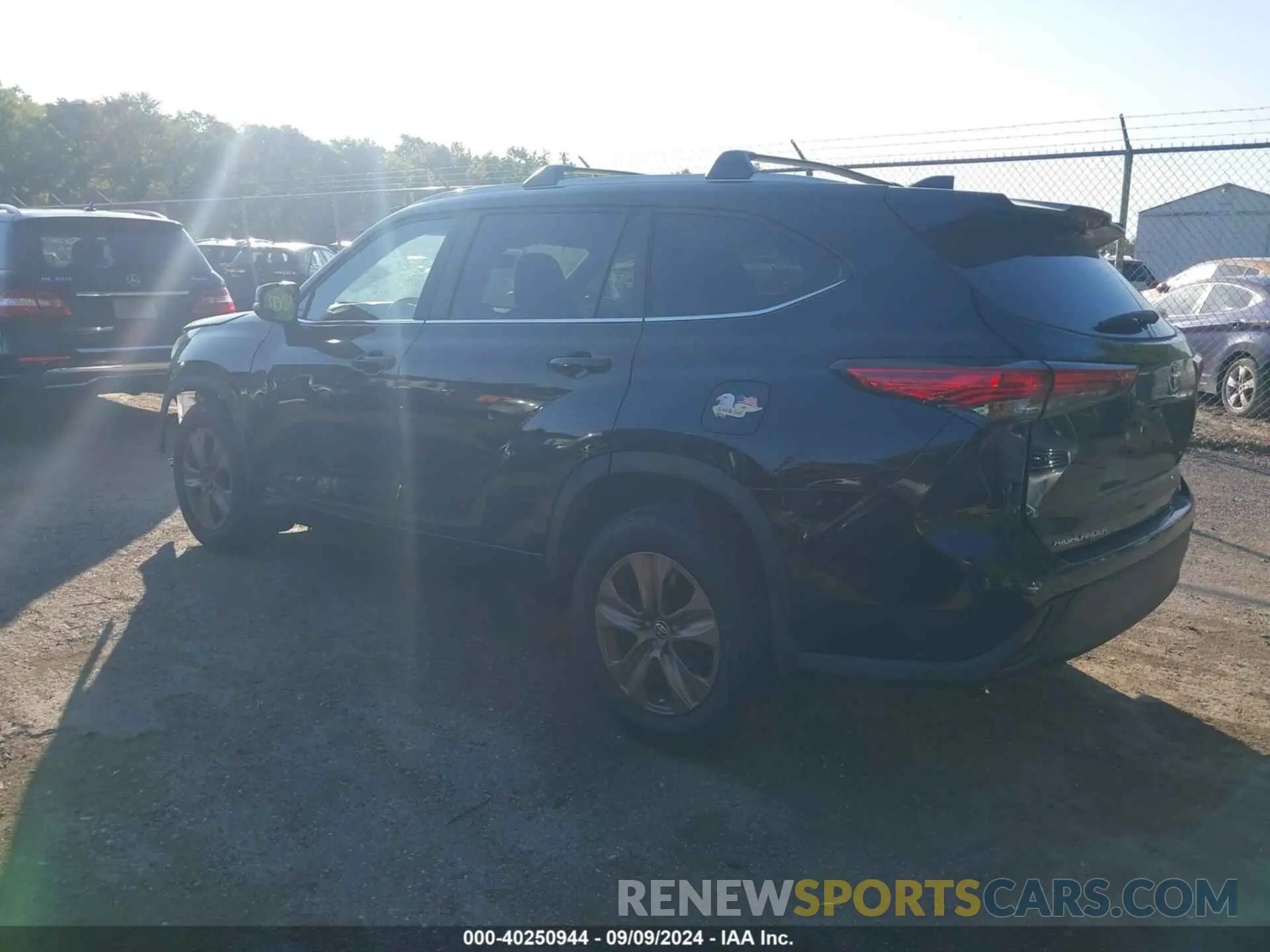 3 Photograph of a damaged car 5TDABRCH8PS570940 TOYOTA HIGHLANDER 2023