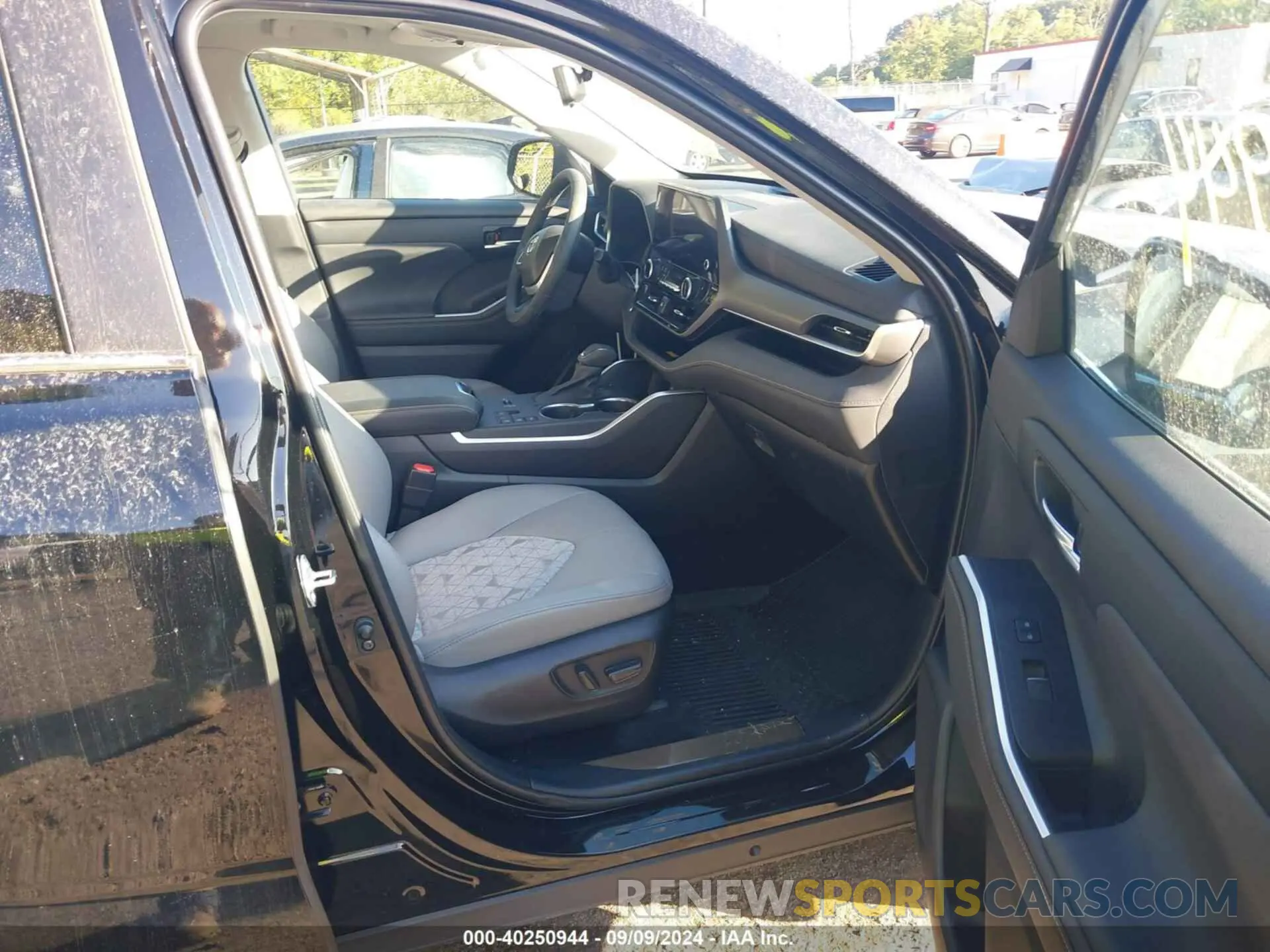 5 Photograph of a damaged car 5TDABRCH8PS570940 TOYOTA HIGHLANDER 2023