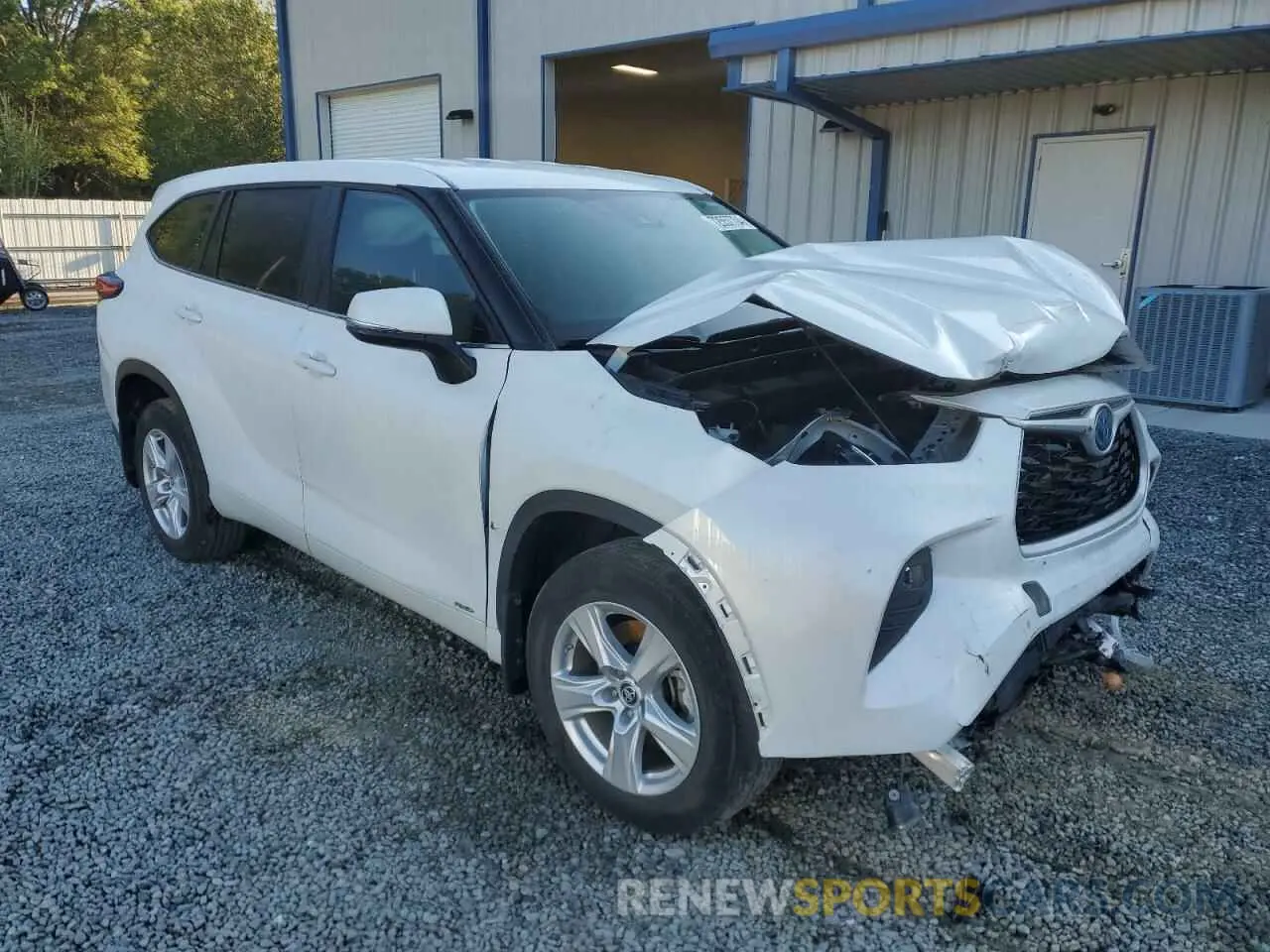4 Photograph of a damaged car 5TDBBRCH4PS109142 TOYOTA HIGHLANDER 2023