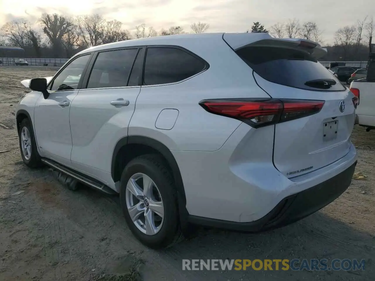 2 Photograph of a damaged car 5TDBBRCH6PS564574 TOYOTA HIGHLANDER 2023