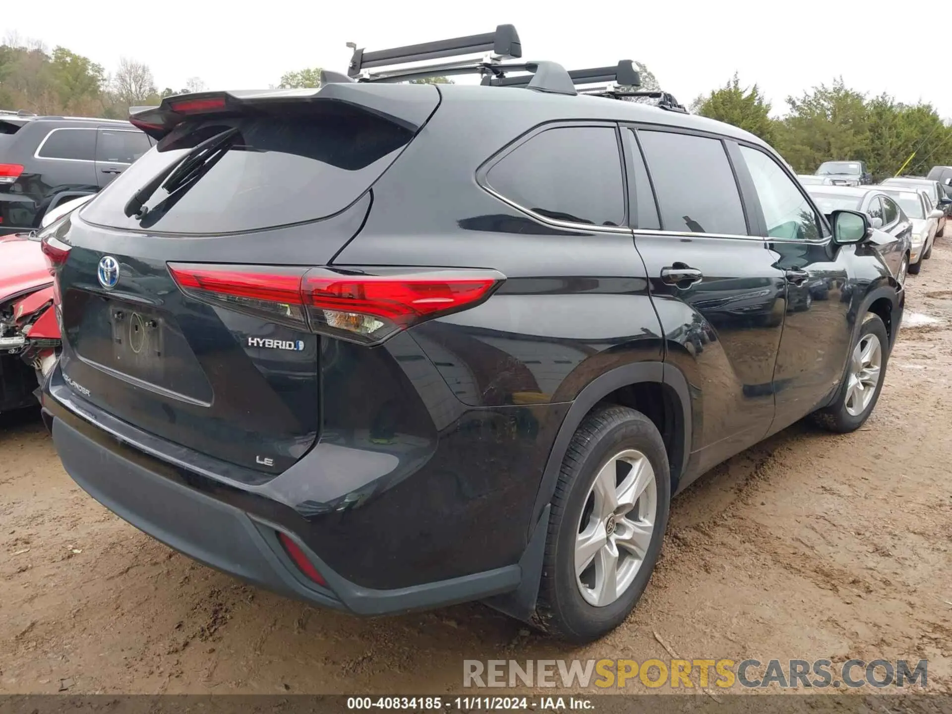 4 Photograph of a damaged car 5TDBBRCHXPS566778 TOYOTA HIGHLANDER 2023