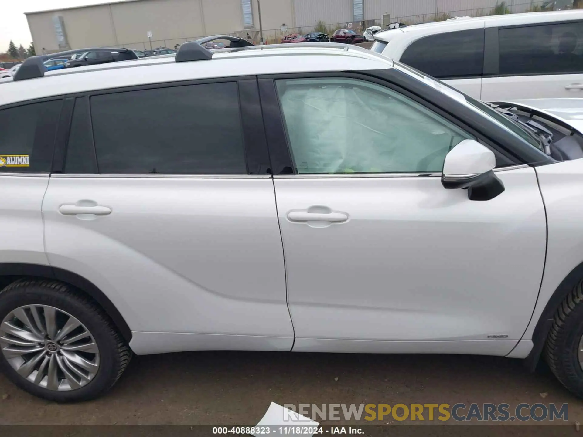 13 Photograph of a damaged car 5TDEBRCH0PS573347 TOYOTA HIGHLANDER 2023