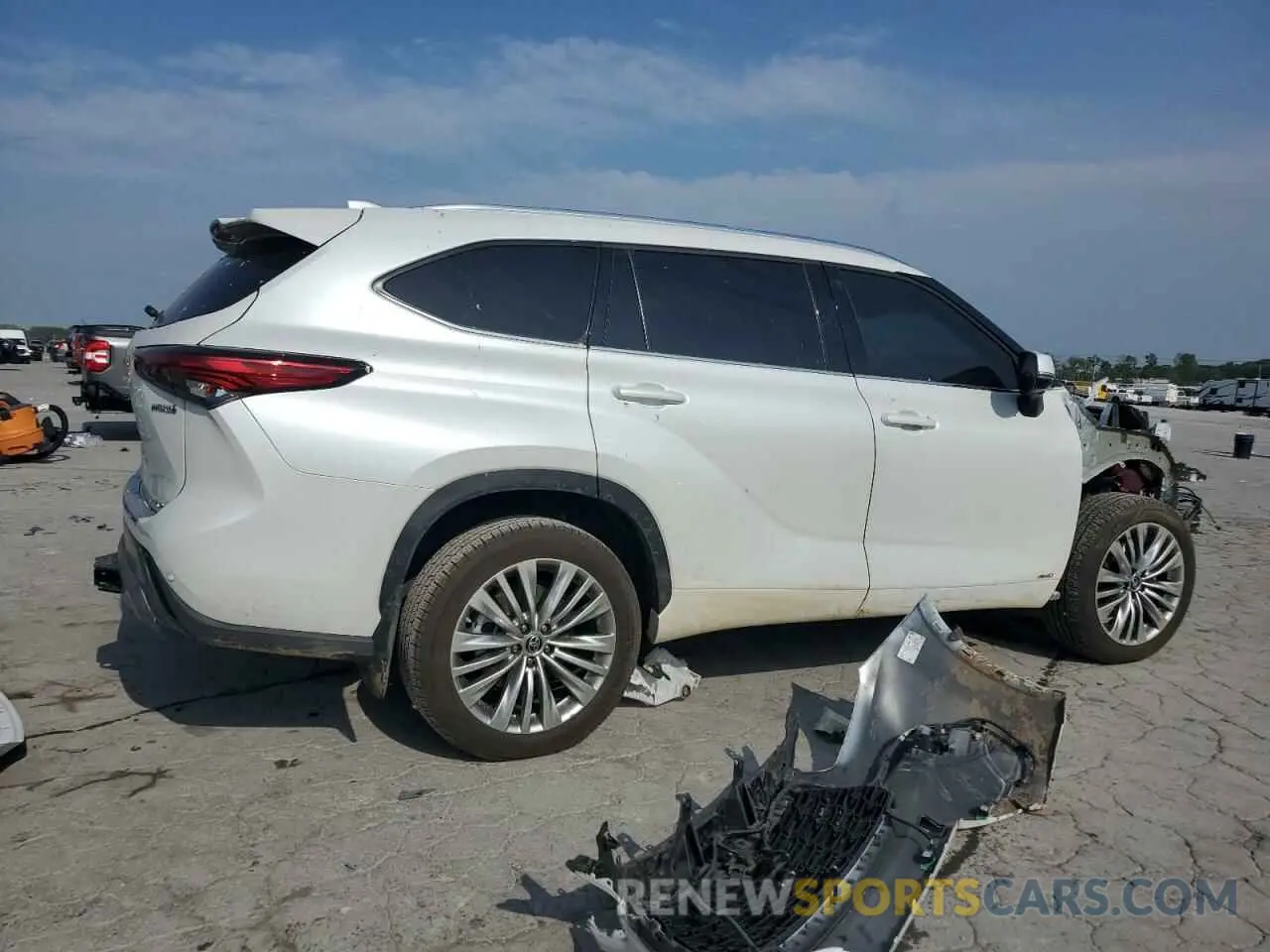 3 Photograph of a damaged car 5TDEBRCH4PS114760 TOYOTA HIGHLANDER 2023
