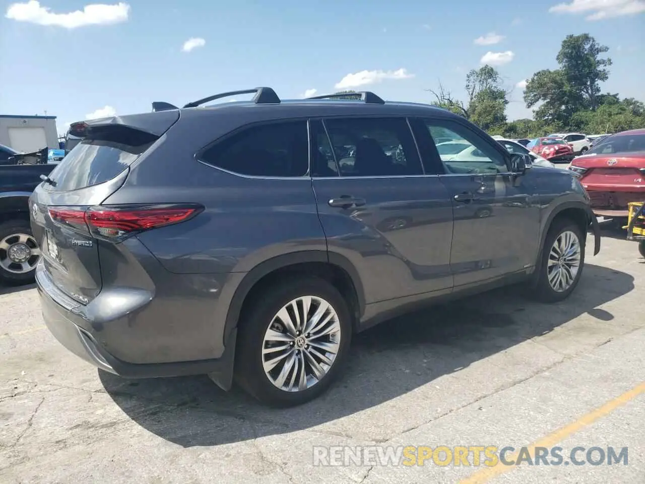 3 Photograph of a damaged car 5TDEBRCH9PS596352 TOYOTA HIGHLANDER 2023