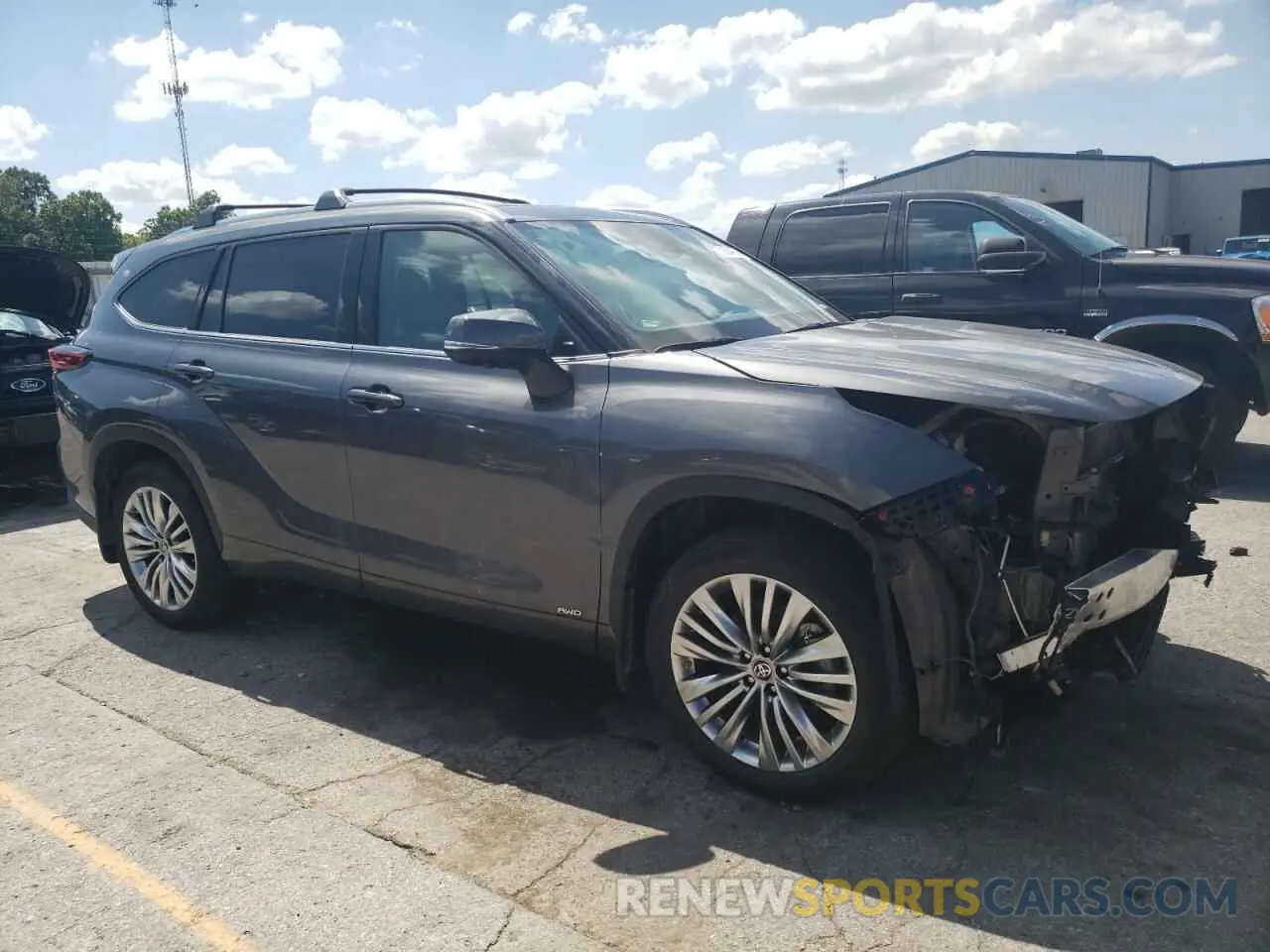 4 Photograph of a damaged car 5TDEBRCH9PS596352 TOYOTA HIGHLANDER 2023
