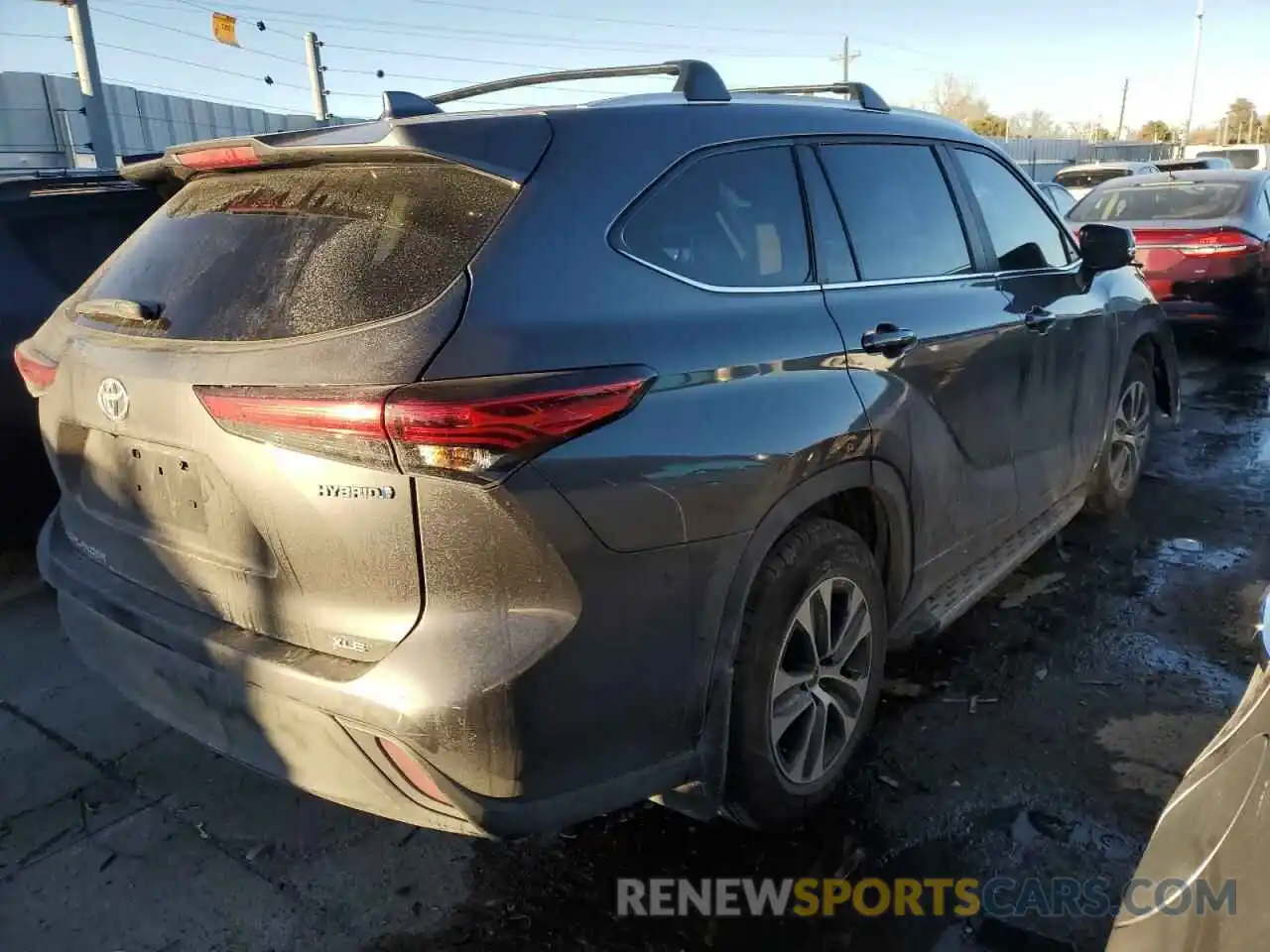 3 Photograph of a damaged car 5TDKARAH2PS528158 TOYOTA HIGHLANDER 2023