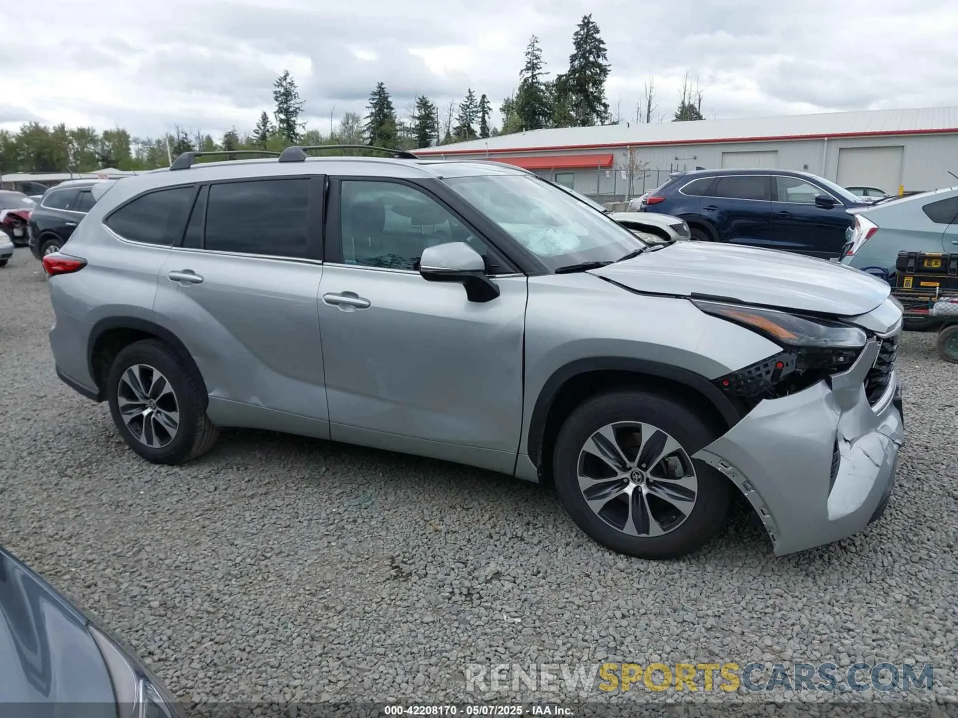 13 Photograph of a damaged car 5TDKARAH5PS519843 TOYOTA HIGHLANDER 2023