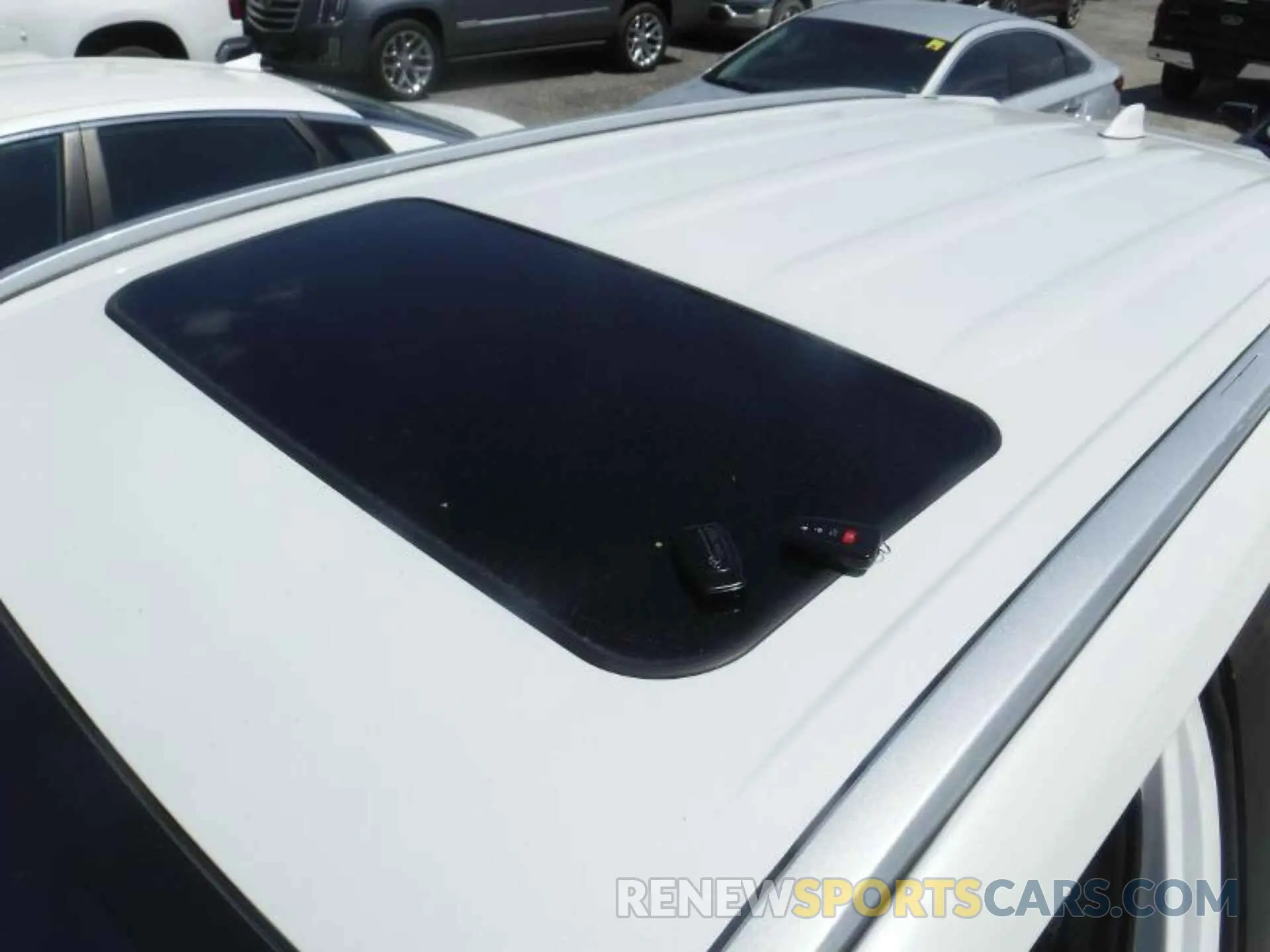 10 Photograph of a damaged car 5TDKARAH9PS518825 TOYOTA HIGHLANDER 2023