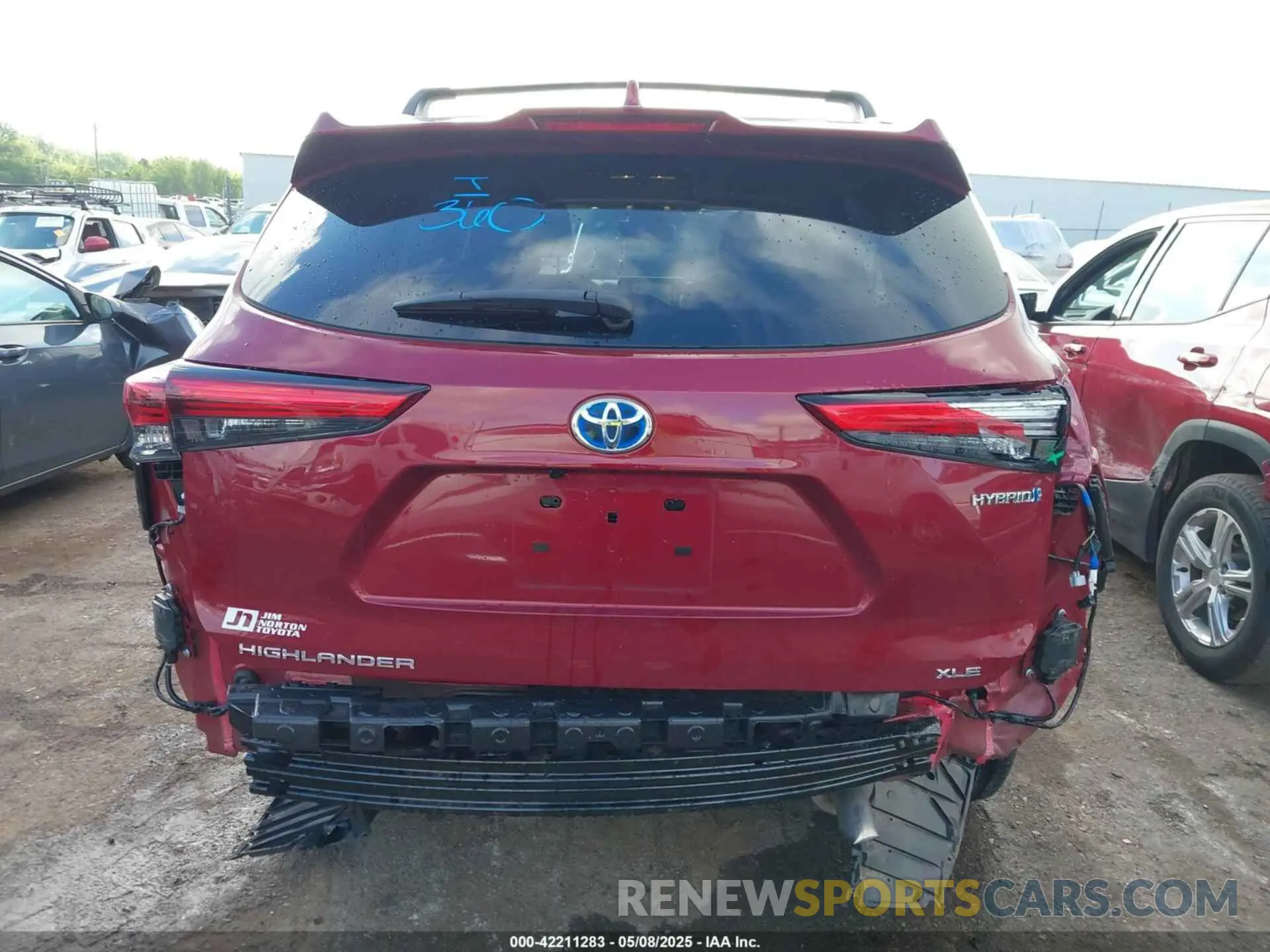 17 Photograph of a damaged car 5TDKARAH9PS520655 TOYOTA HIGHLANDER 2023