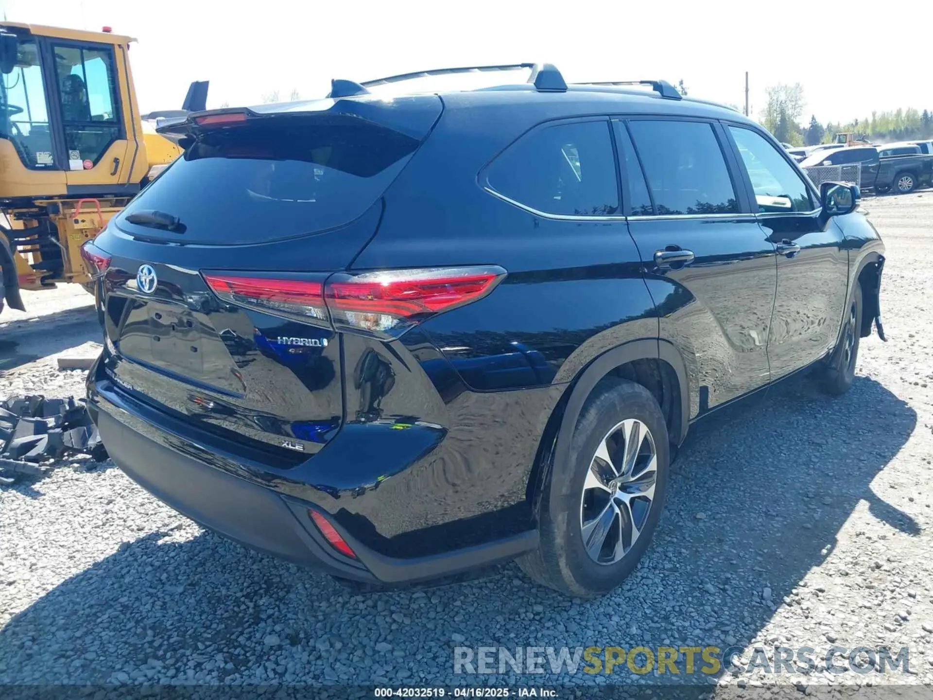 4 Photograph of a damaged car 5TDKBRCH0PS566577 TOYOTA HIGHLANDER 2023